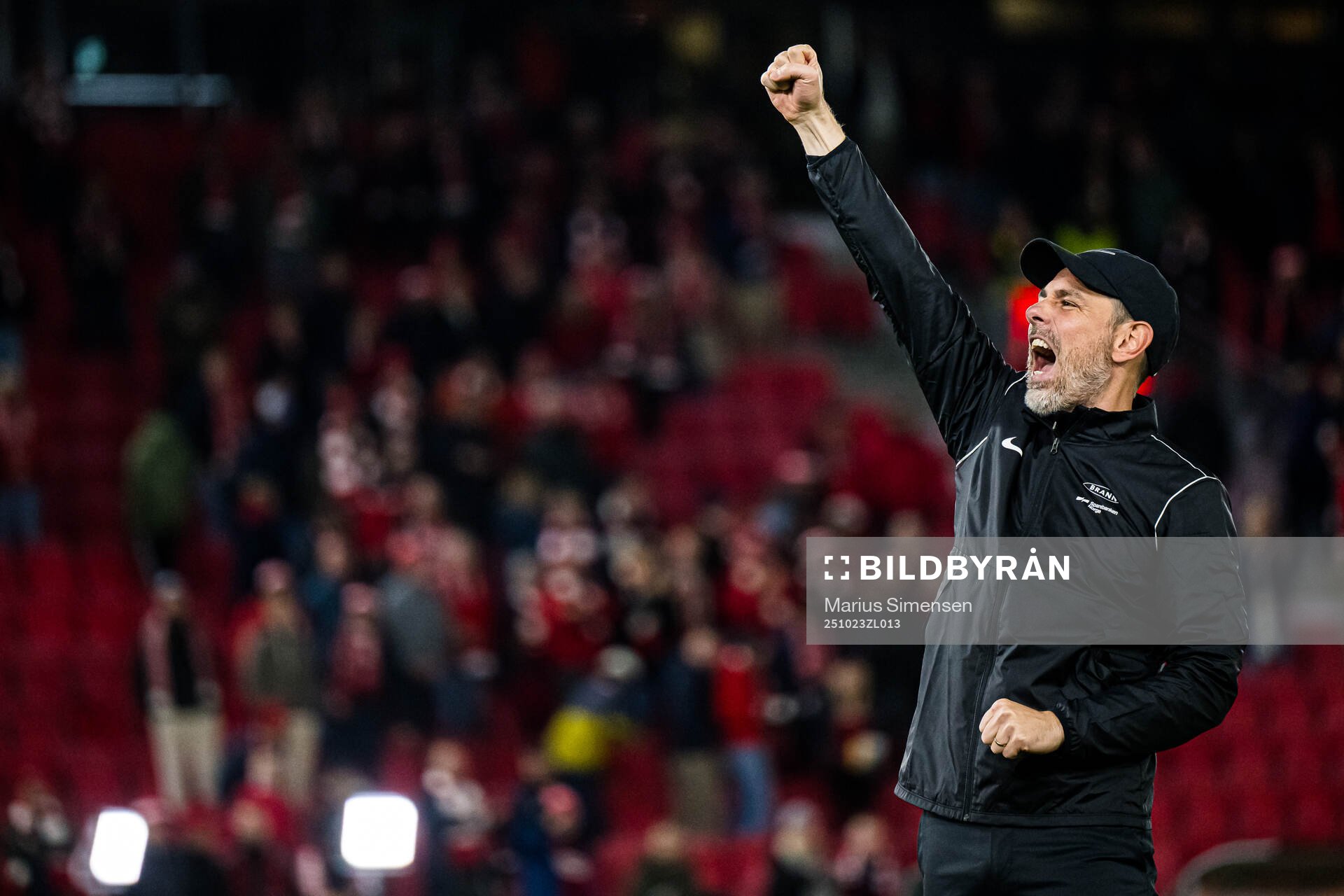 Head coach Freyr Alexandersson of Brann celebrates