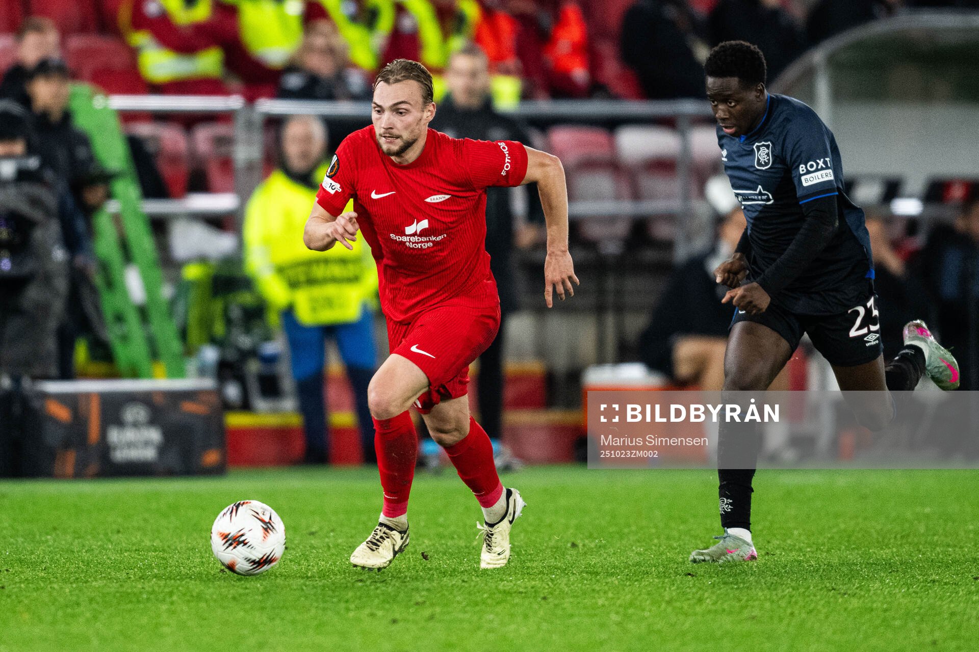 Mads Berg Sande of Brann and Djeidi Gassama of Rangers
