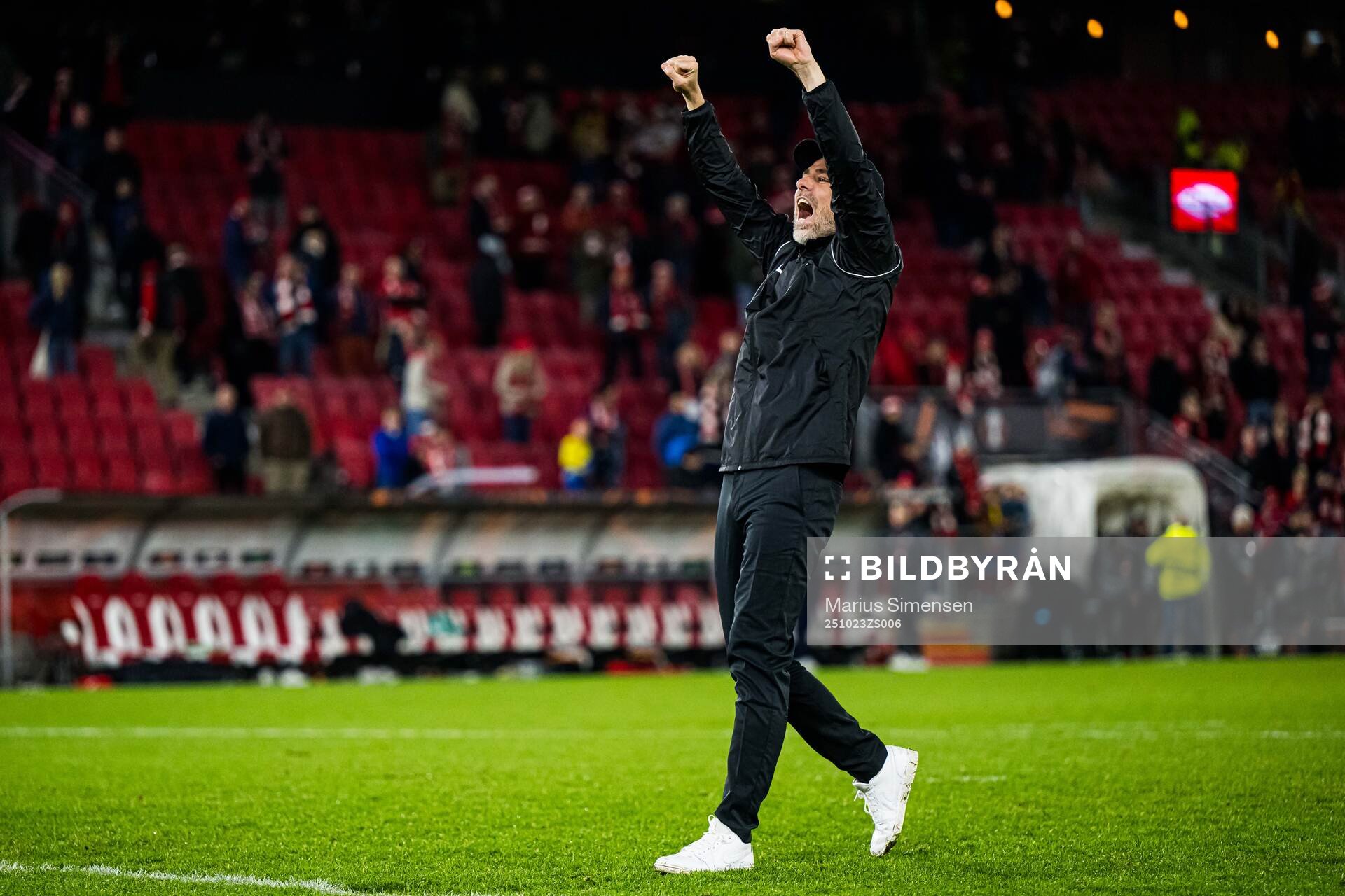 Head coach Freyr Alexandersson of Brann celebrates