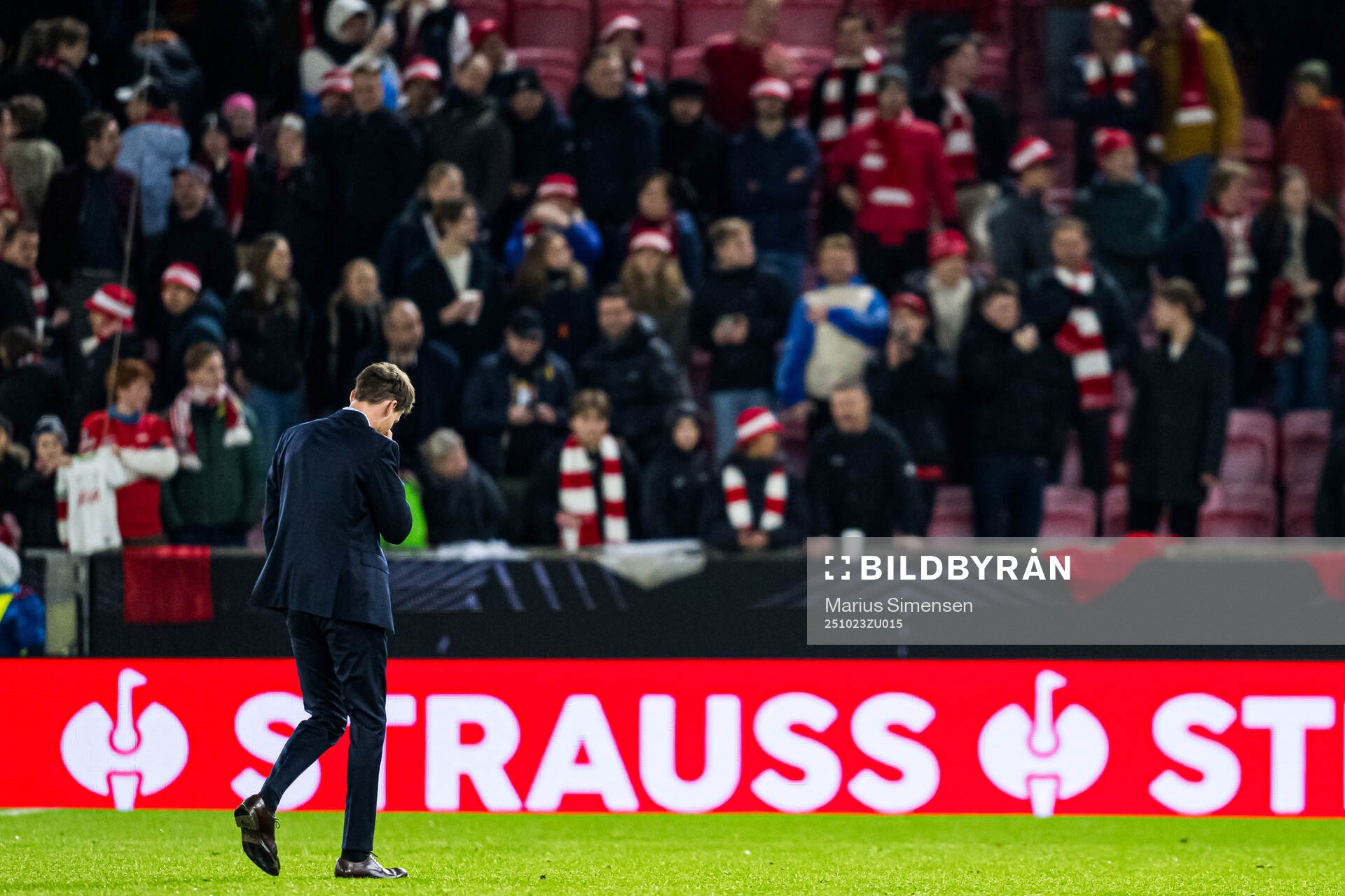 Head coach Danny Röhl of Rangers looks dejected