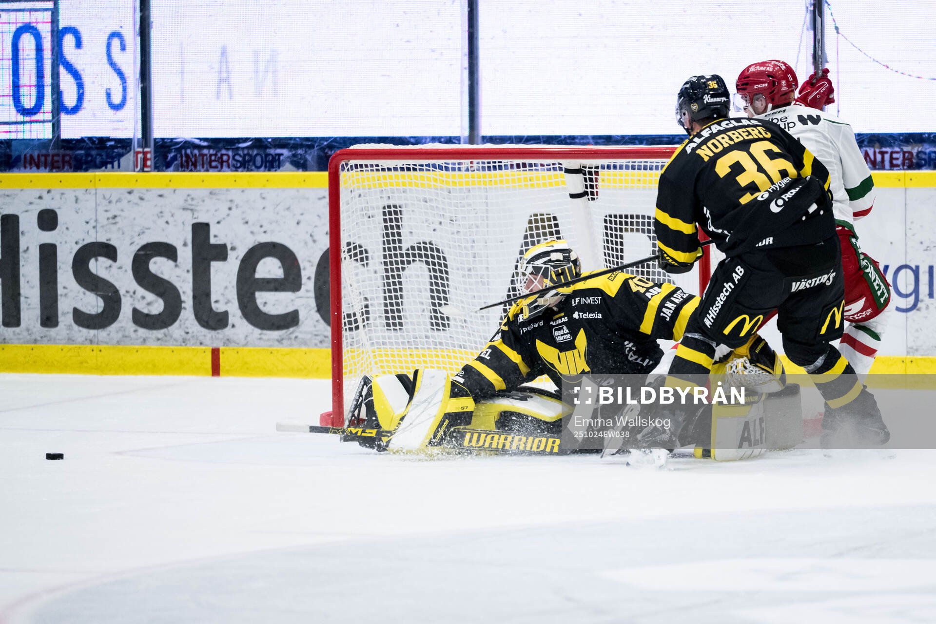 Västerås målvakt Rasmus Korhonen och Olle Norberg och