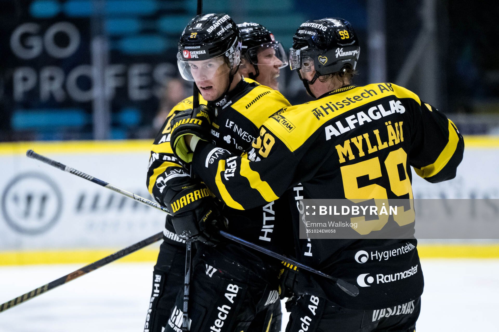 Västerås Carl Jakobsson och Anton Mylläri jublar