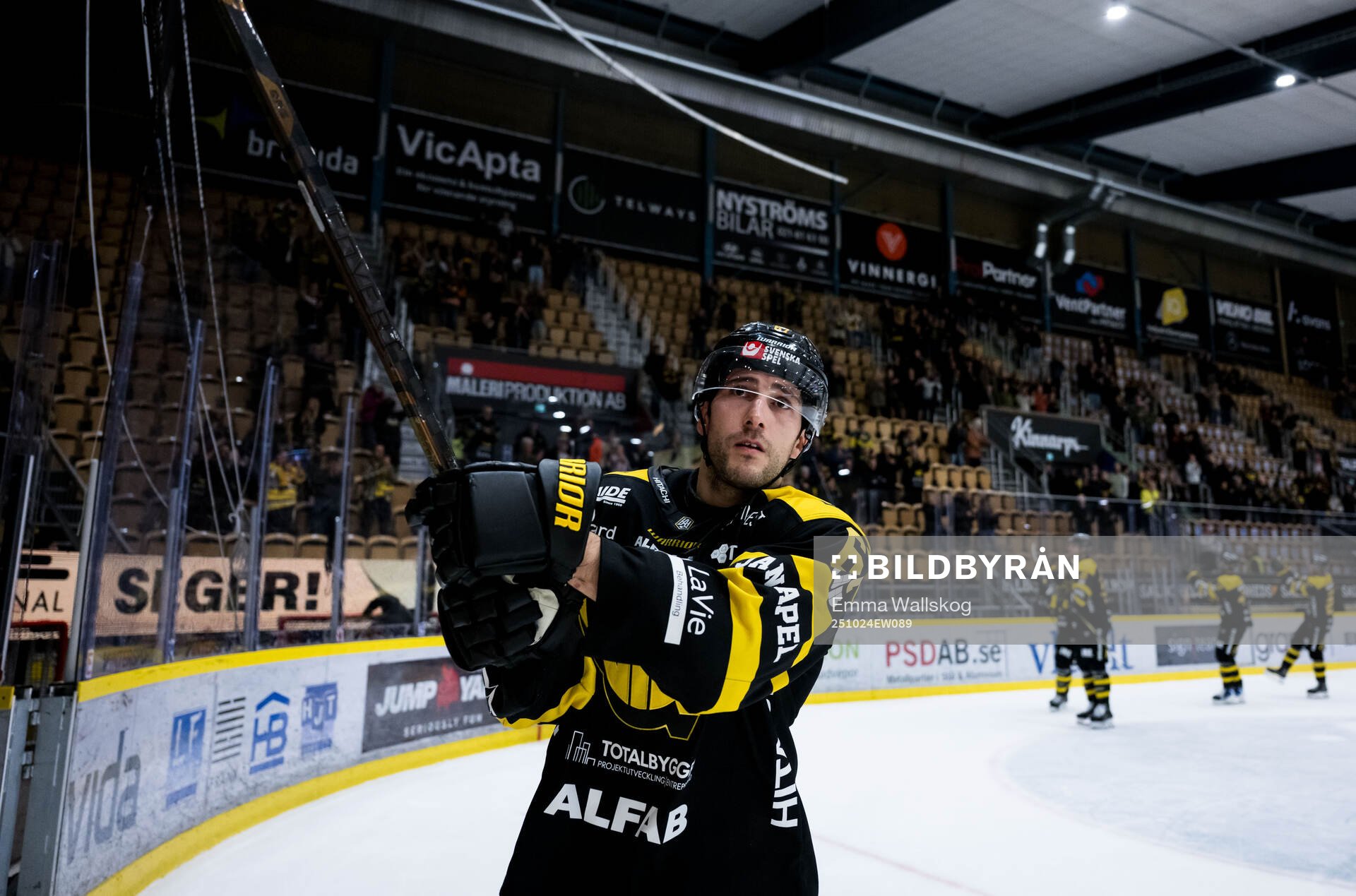 Västerås Konstantin Komarek jublar