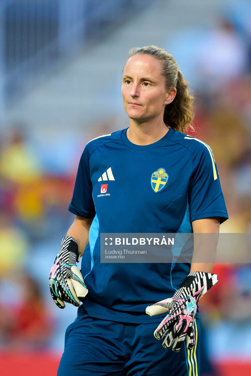 Goalkeeper coach Sofia Lundgren of Sweden