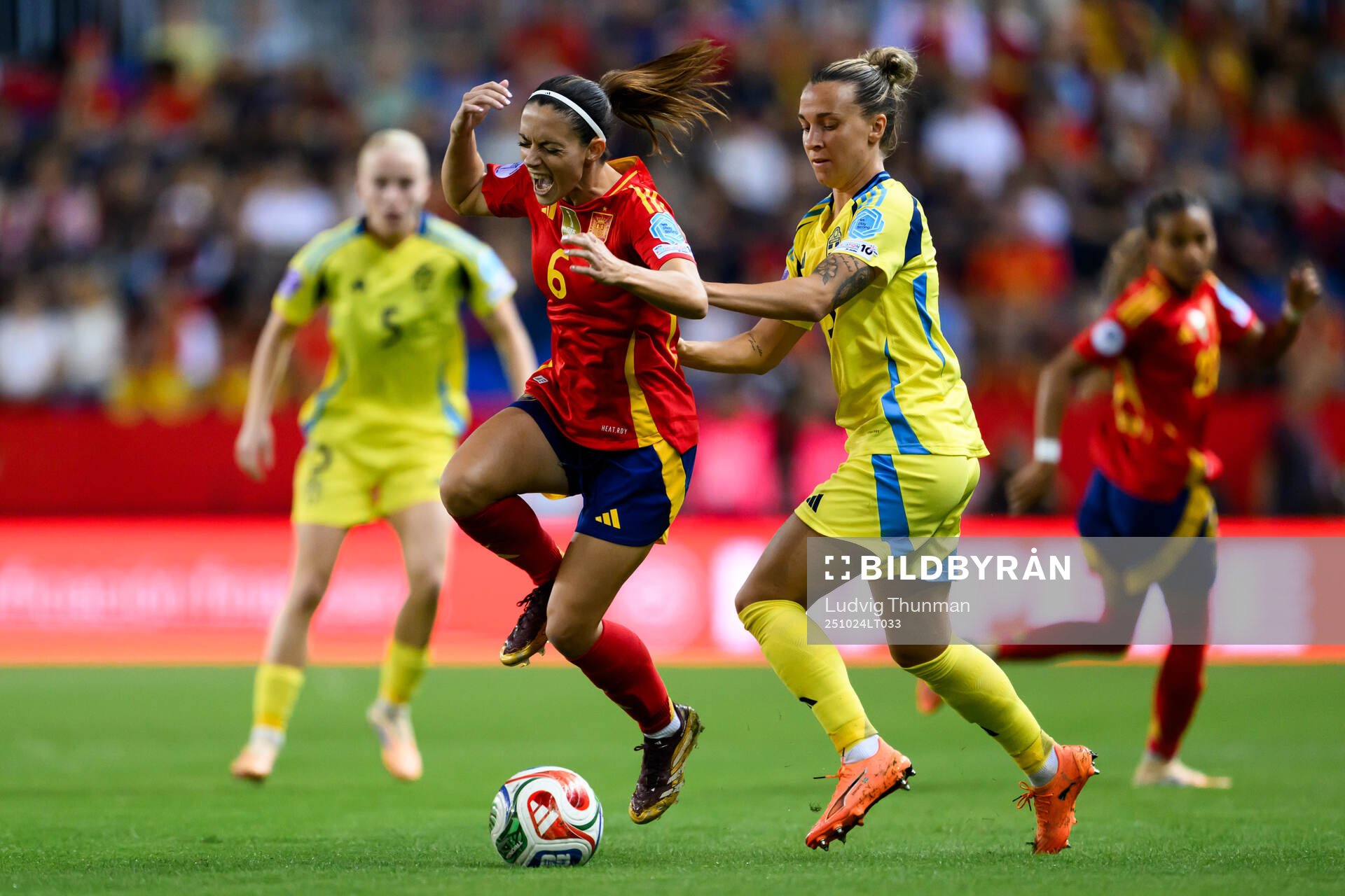 Aitana Bonmati of Spain and Julia Zigiotti Olme of Sweden