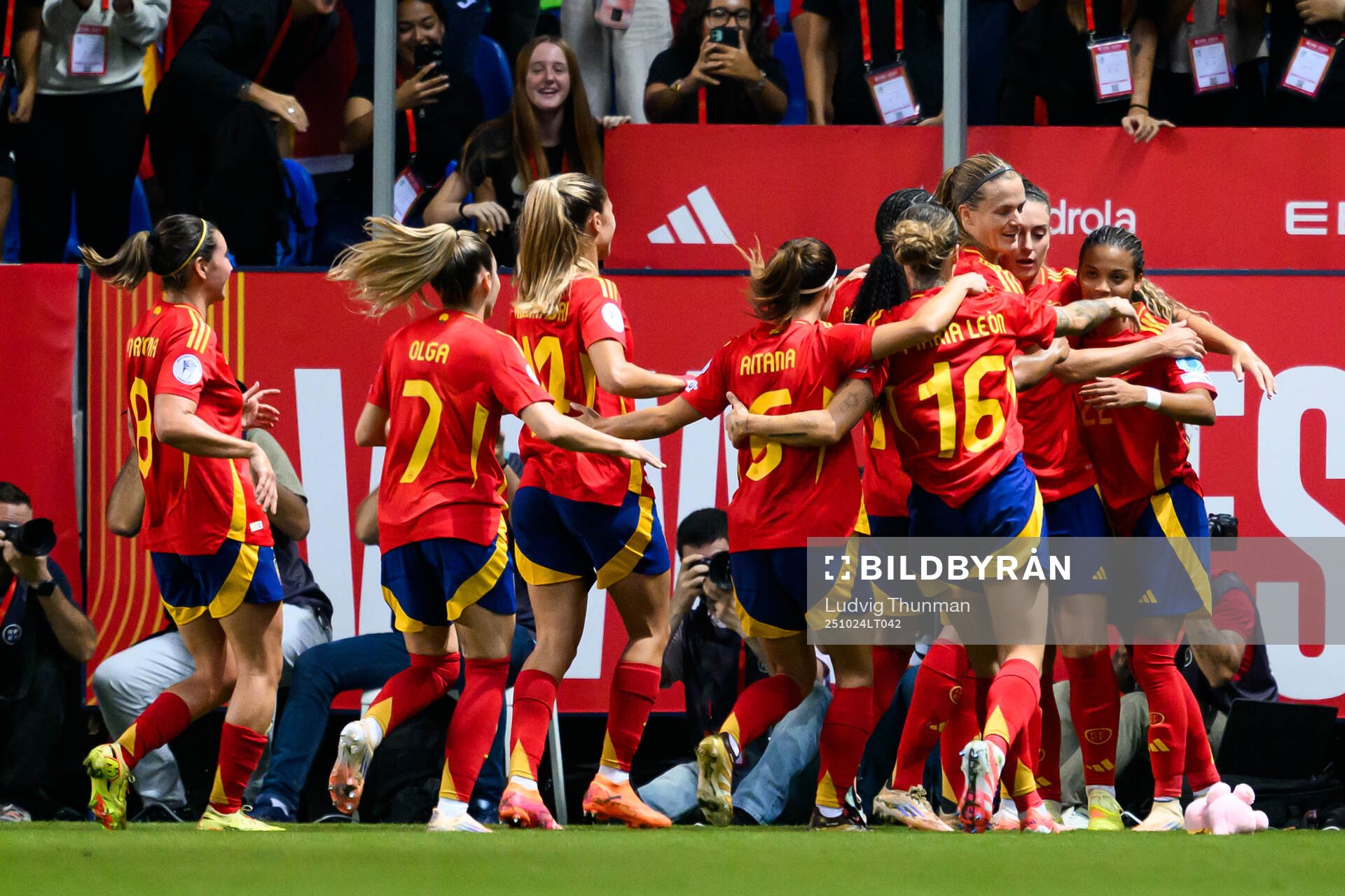 Alexia Putellas of Spain celebrates