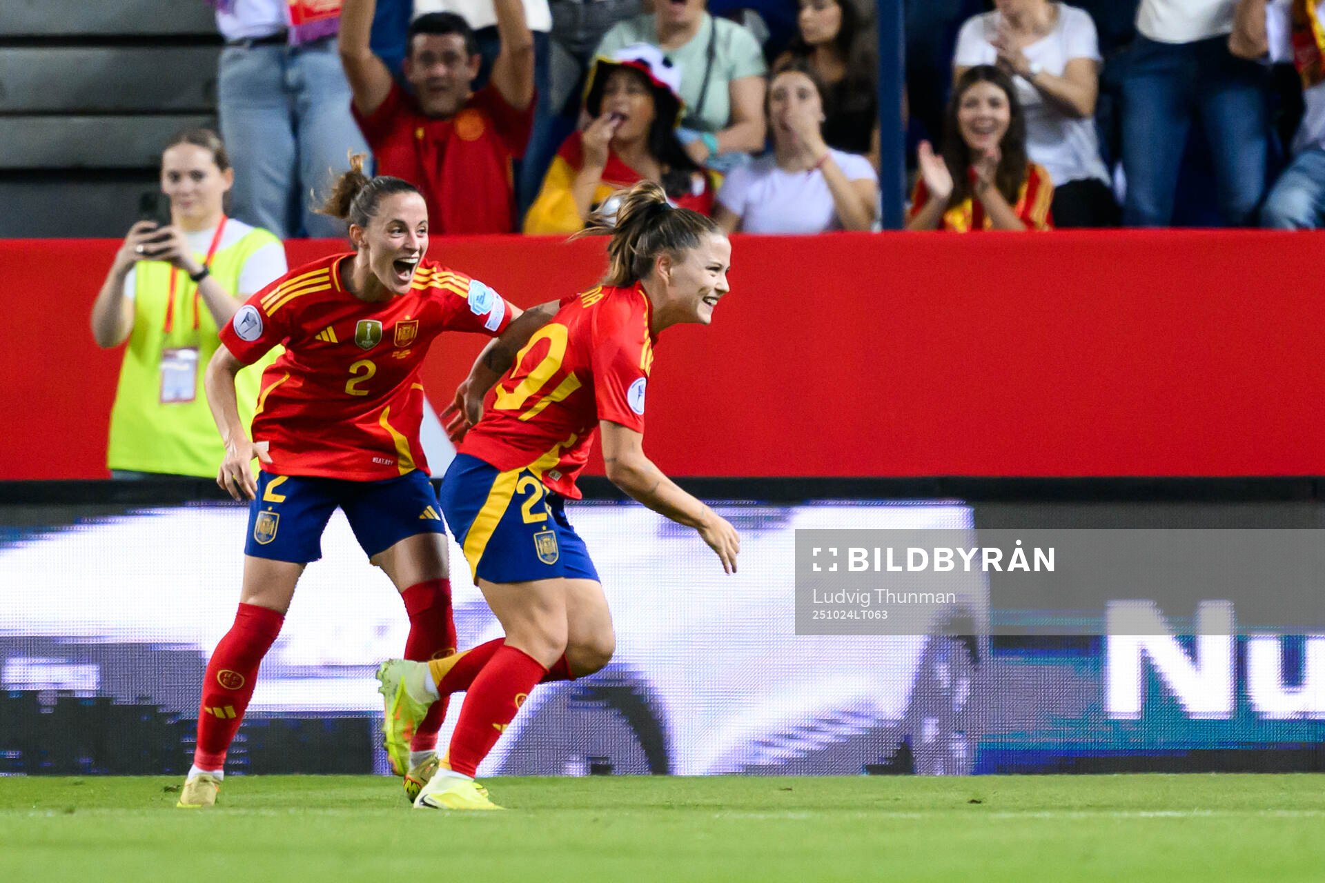 Ona Batlle and Claudia Pina of Spain celebrate