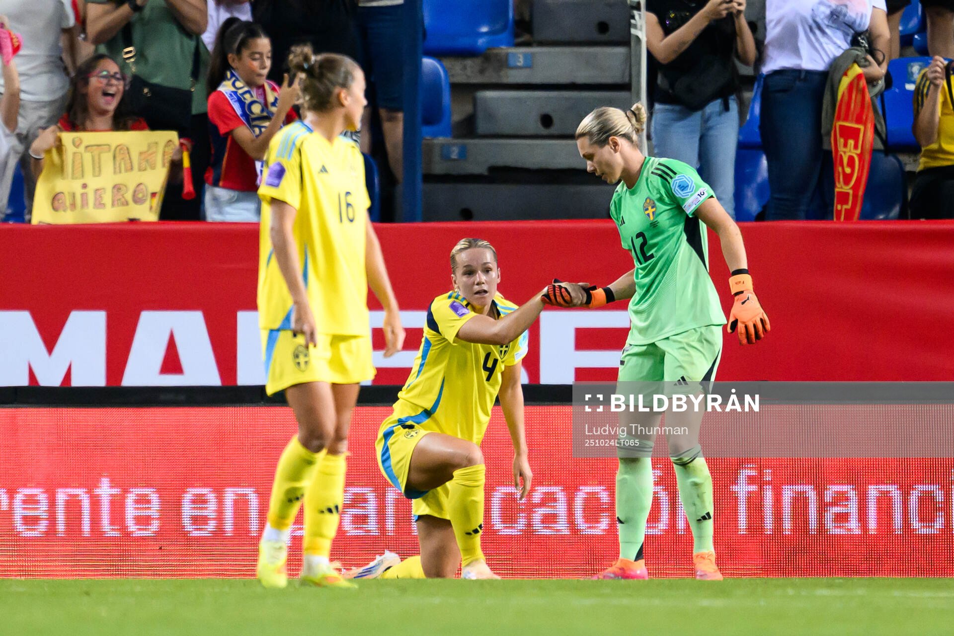 Hanna Lundkvist and goalkeeper Jennifer Falk of Sweden