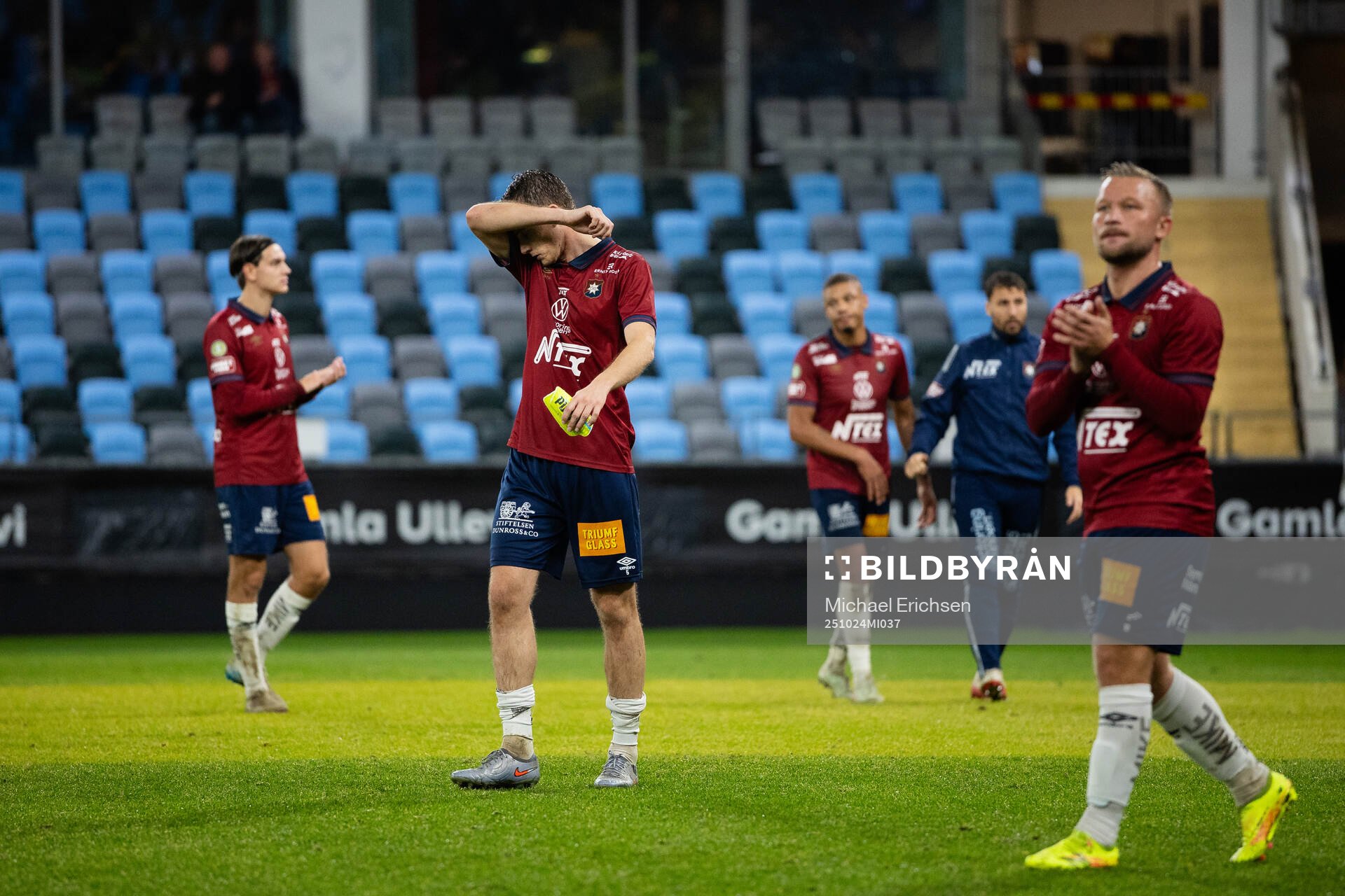Örgrytes Christoffer Styffe och Nicklas Bärkroth deppar