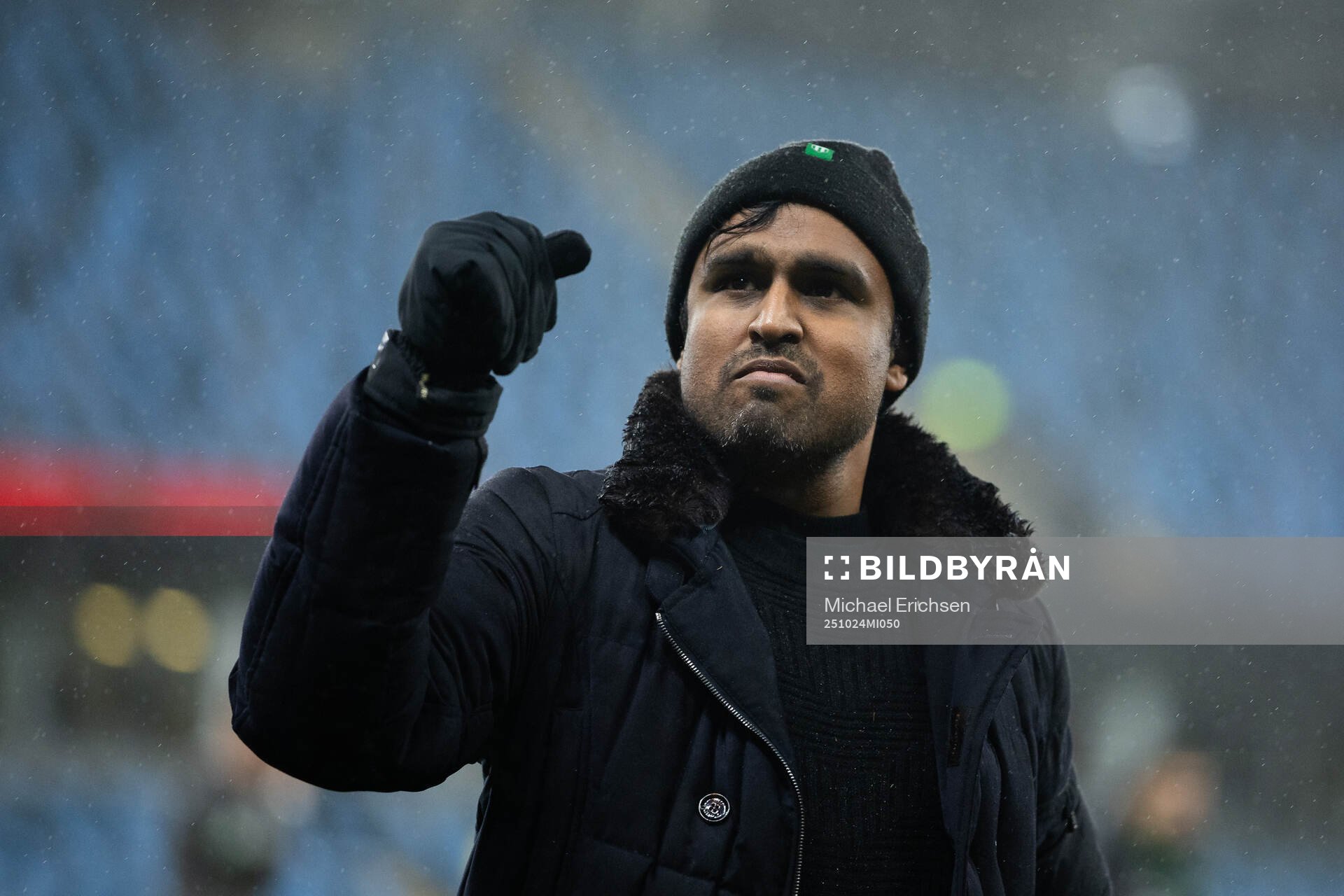 Västerås tränare  Kalle Karlsson jublar