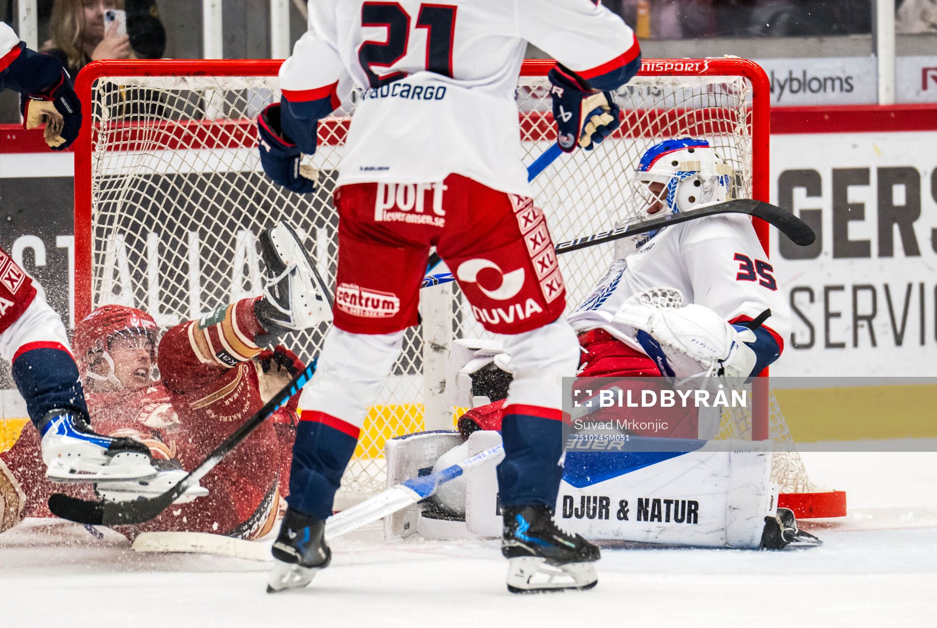 Kalmars Matt Fonteyne och Oskarshamns målvakt Olof Glifford