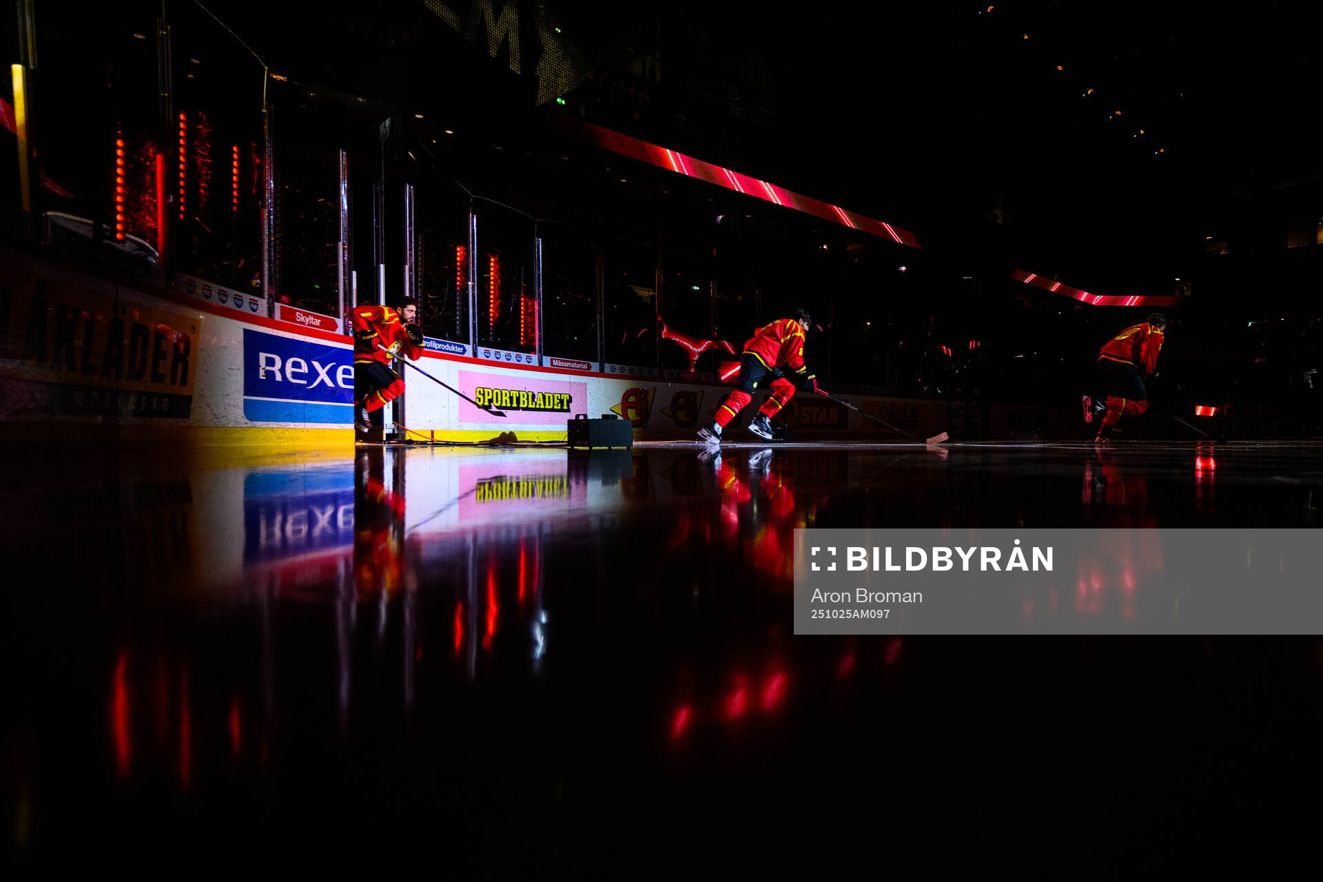 Brynäs spelare gör entré