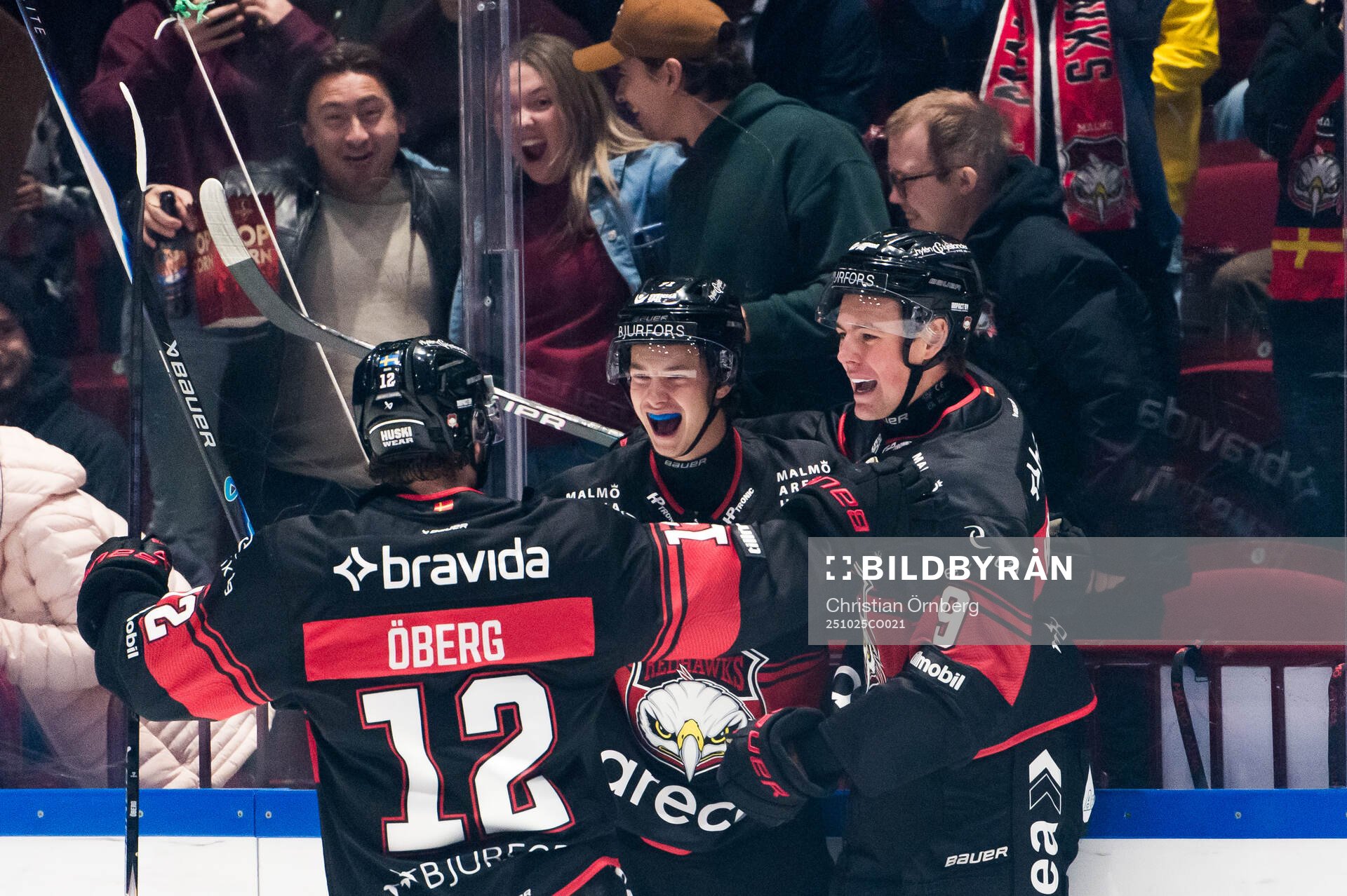 Malmö Redhawks Isac Nilsson jublar