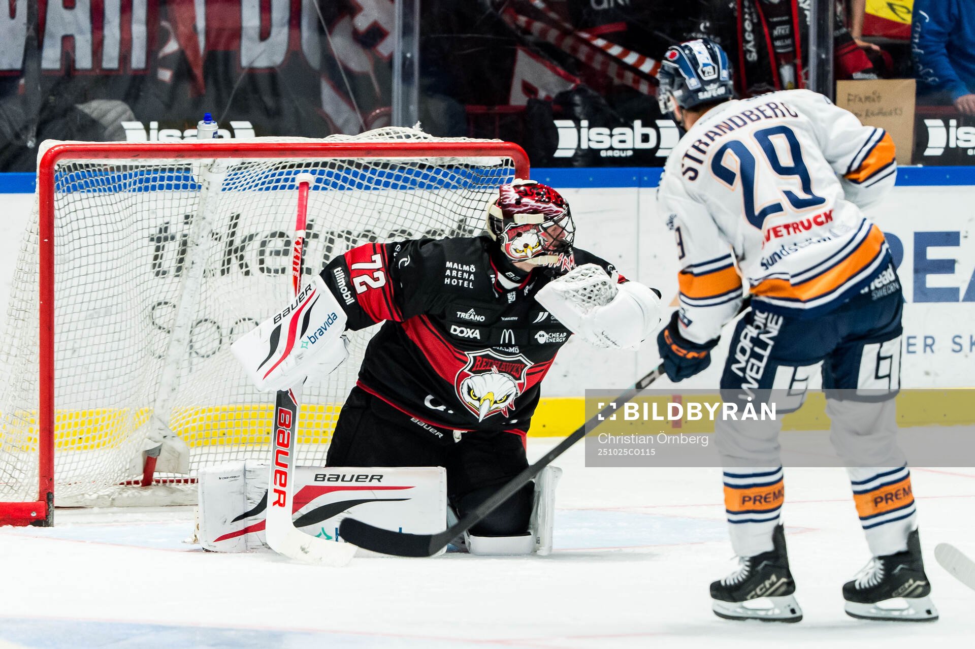 Växjös Sebastian Strandberg gör 1-2 på Malmö Redhawks