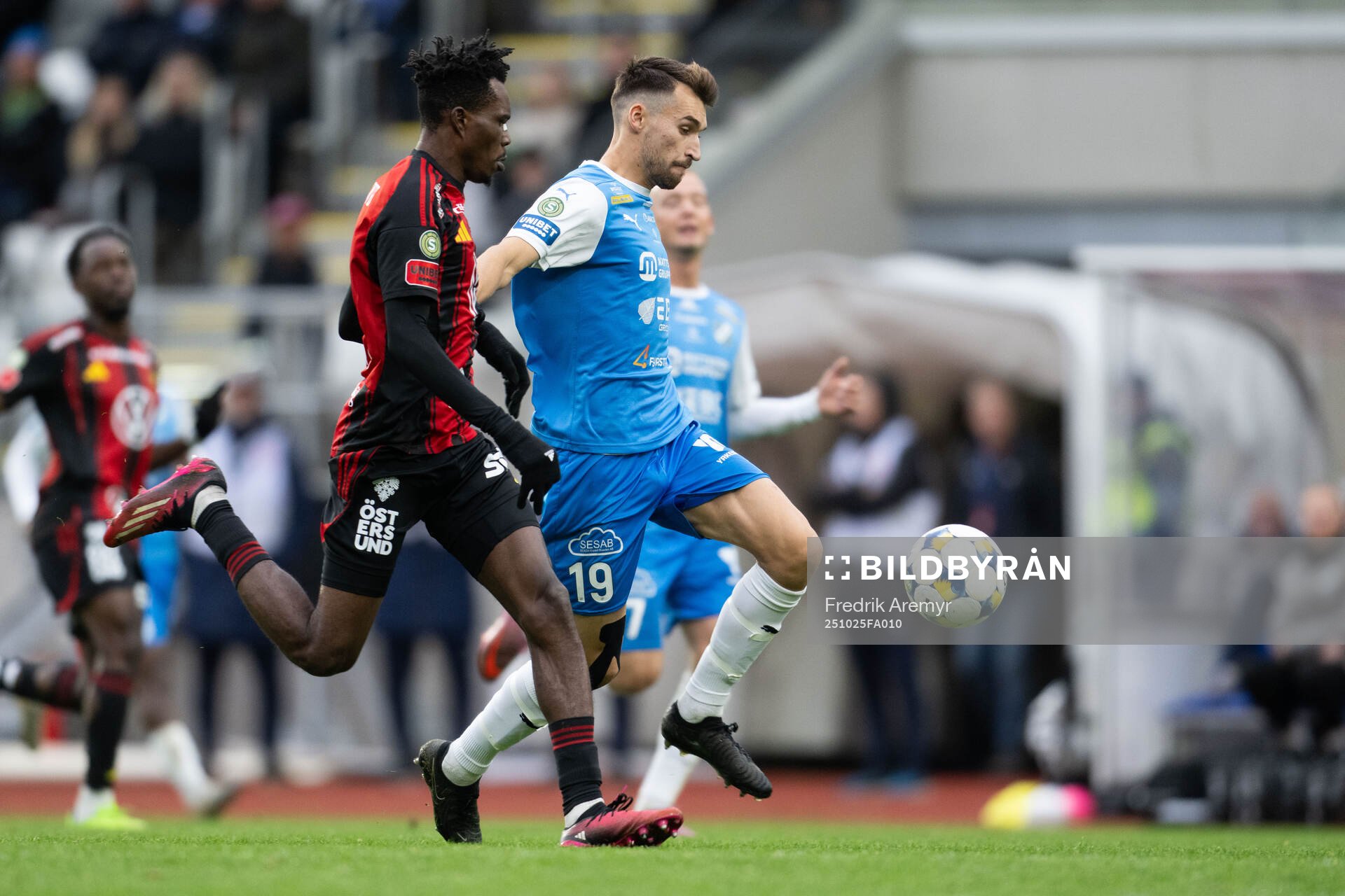 Östersunds Sunday Anyanwu och Oddevolds Rasmus