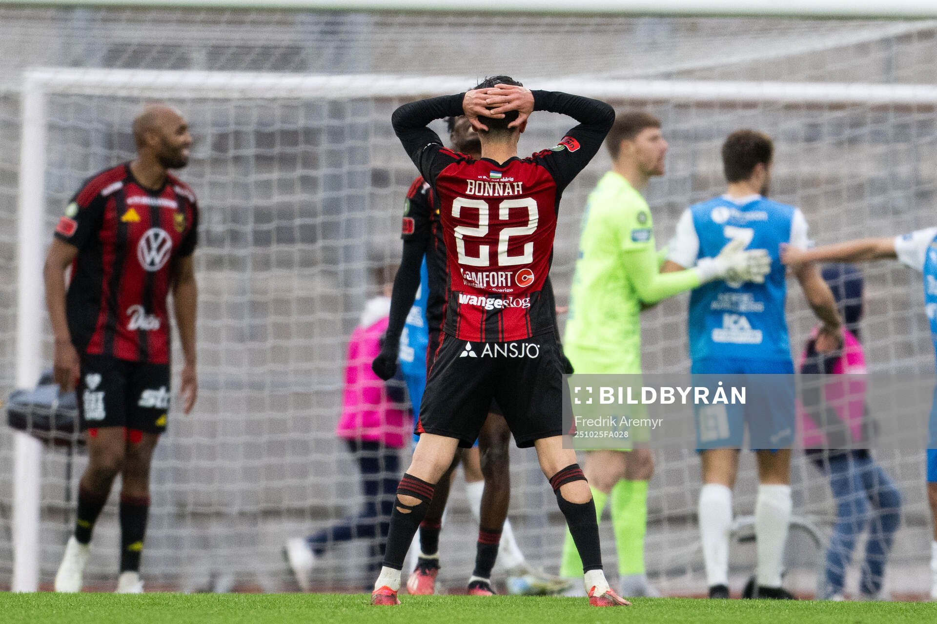 Östersunds Ahmed Bonnah deppar