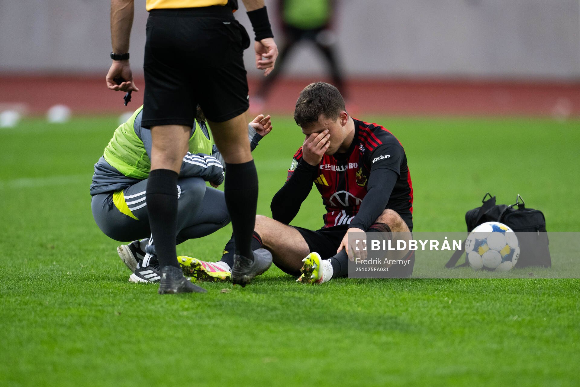 Östersunds Christian Enemark har ont