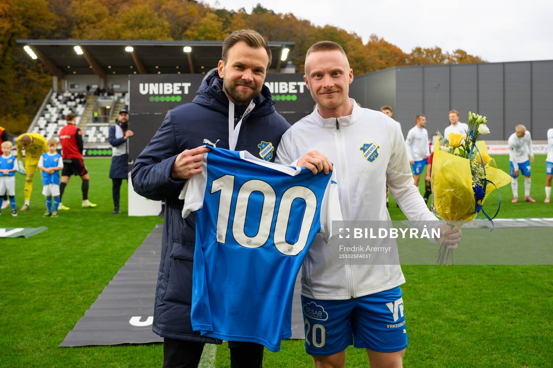 Klubbchef Daniel Wilhelmsson och Adam Engelbreksson