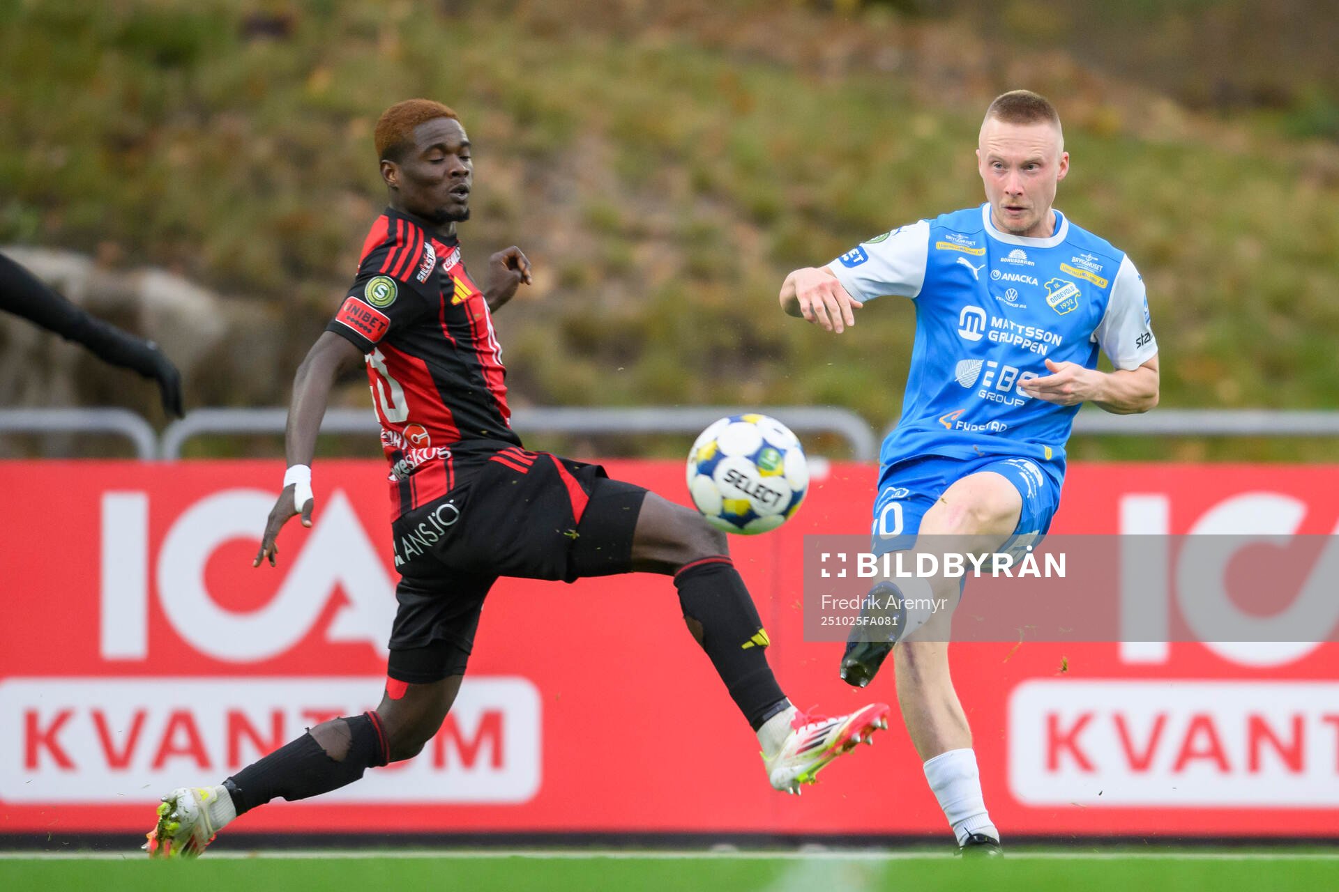 Östersunds Assiedou Yannick Armel Adjoumani och Oddevolds