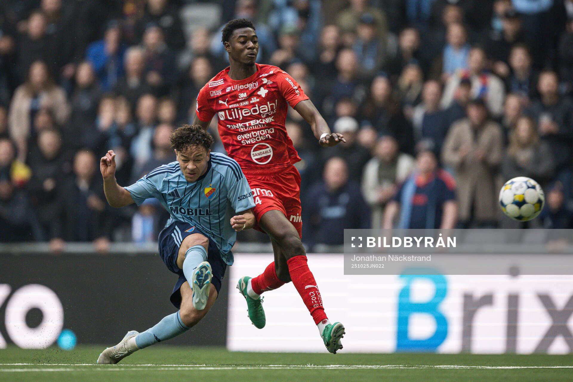 Djurgårdens Mikael Anderson gör 1-0 bakom Värnamos Rufai