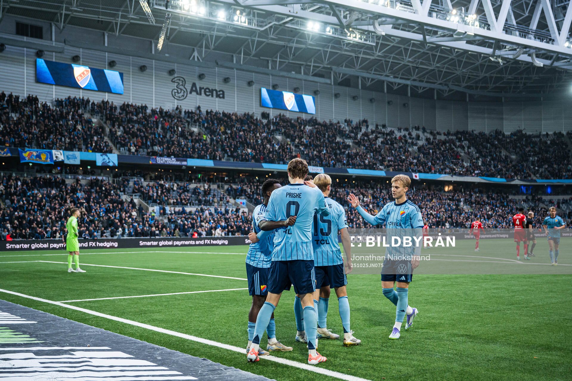 Djurgårdens August Priske Flyger jublar