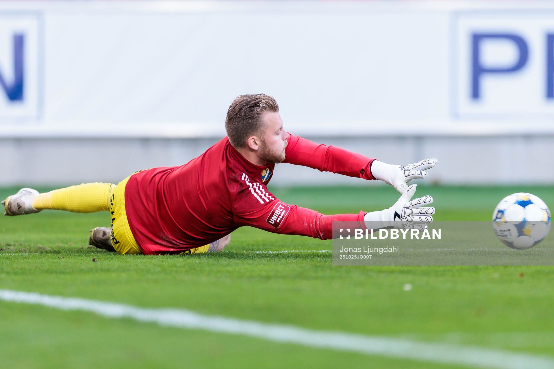 Östers målvakt Robin Wallinder