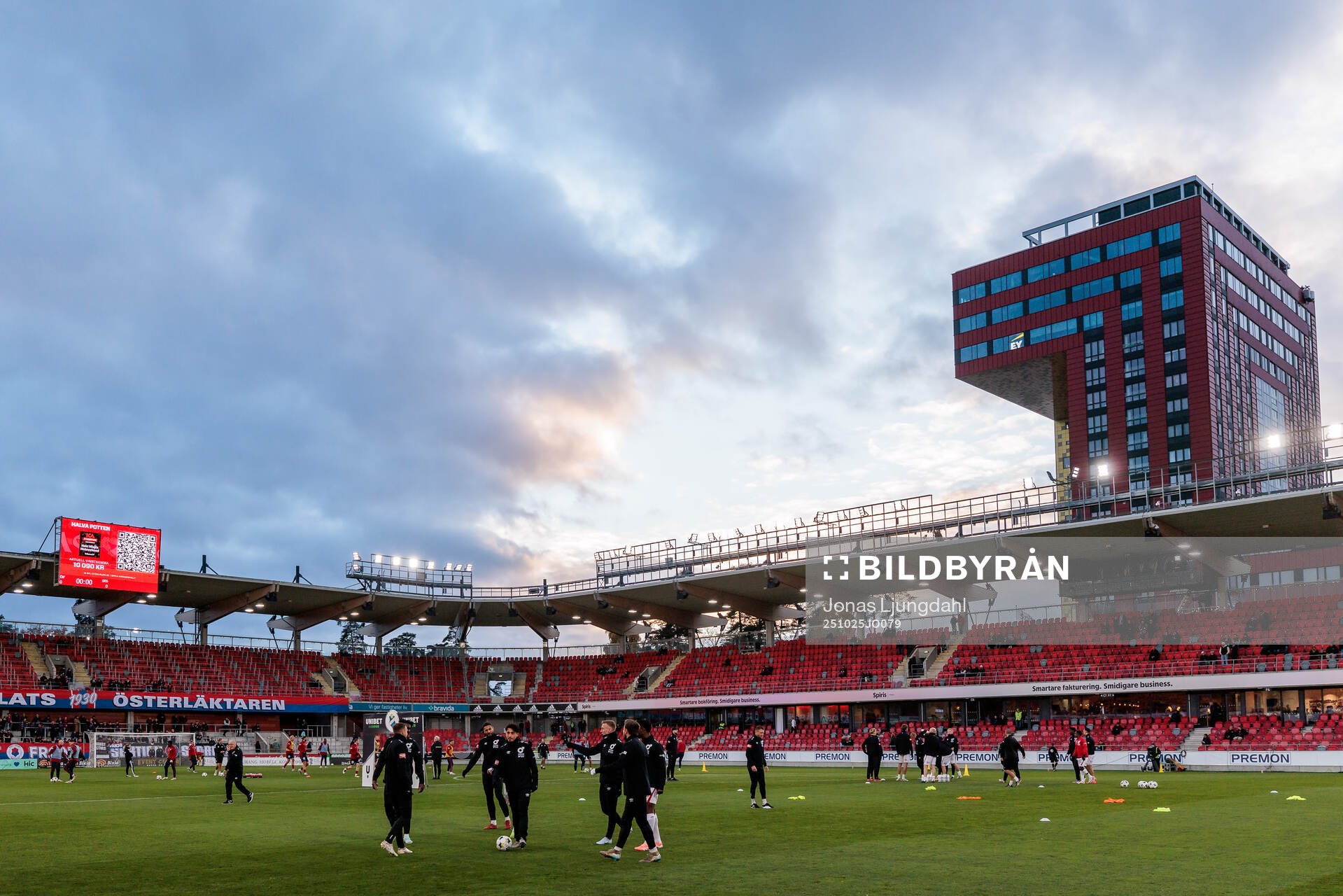 Degerfors spelare värmer upp