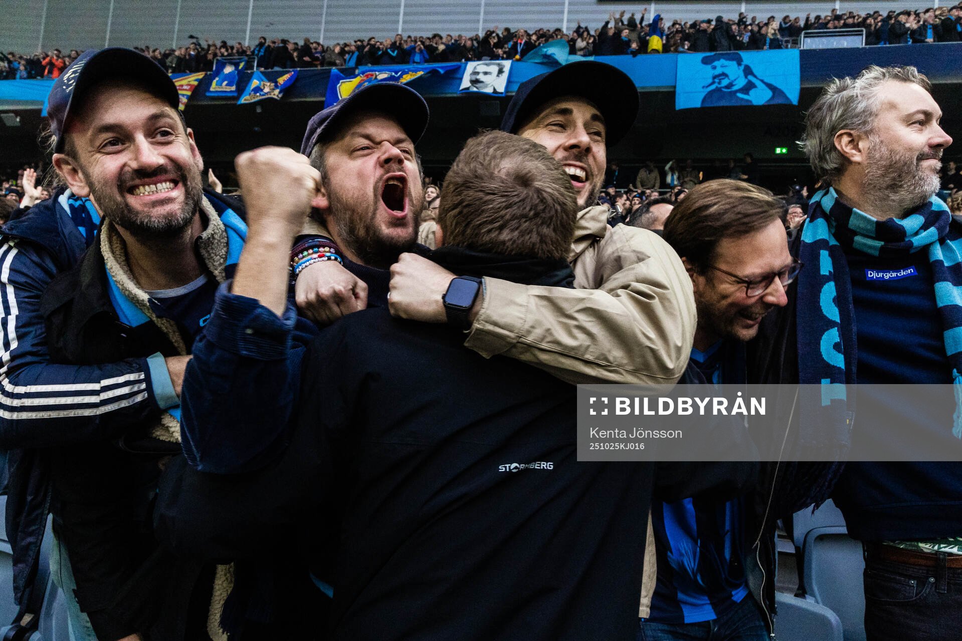 Djurgårdens supportrar jublar