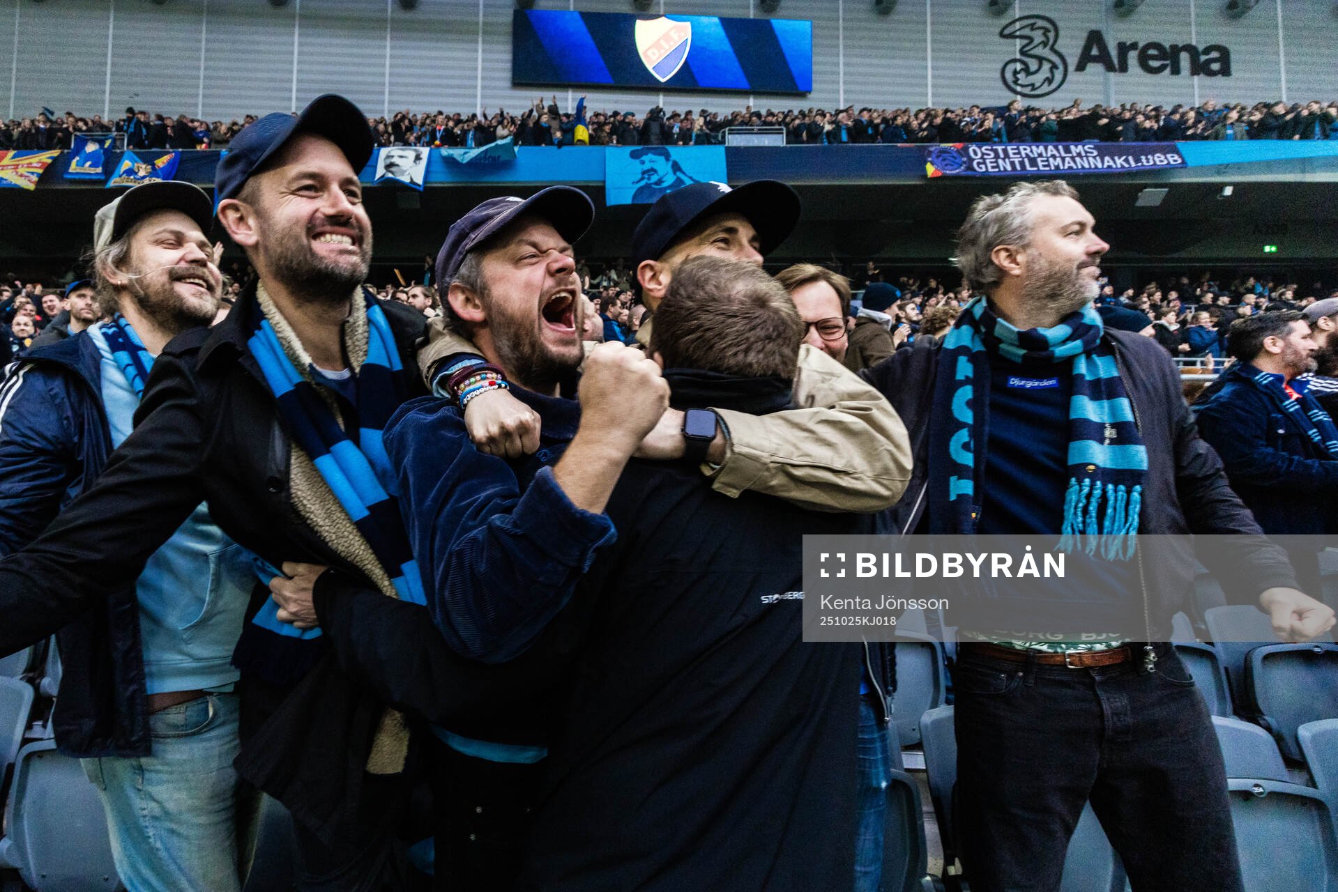 Djurgårdens supportrar jublar