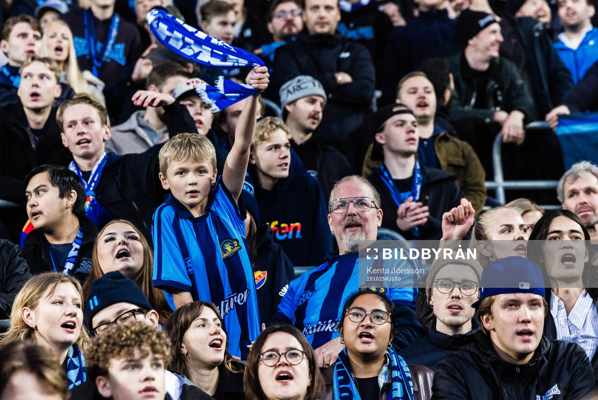 Djurgårdens supportrar jublar