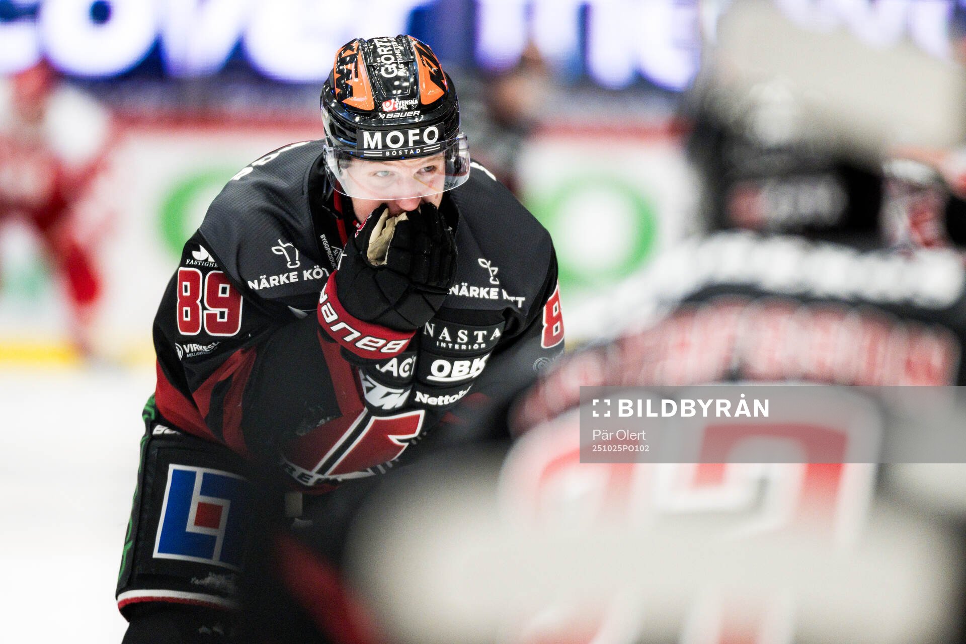 Örebros Patrik Karlkvist lämnar isen