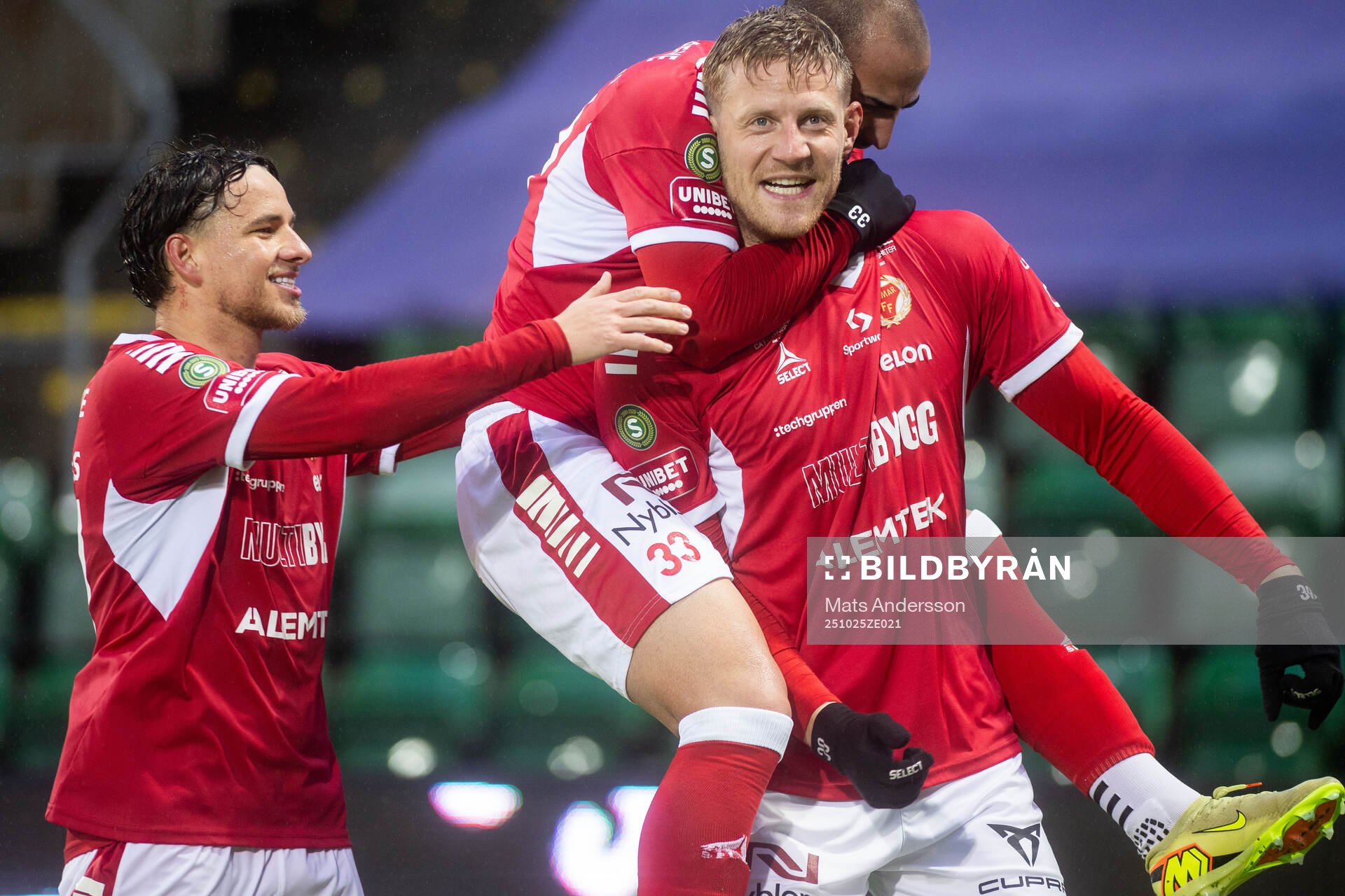 Kalmars Lars Saetra jublar