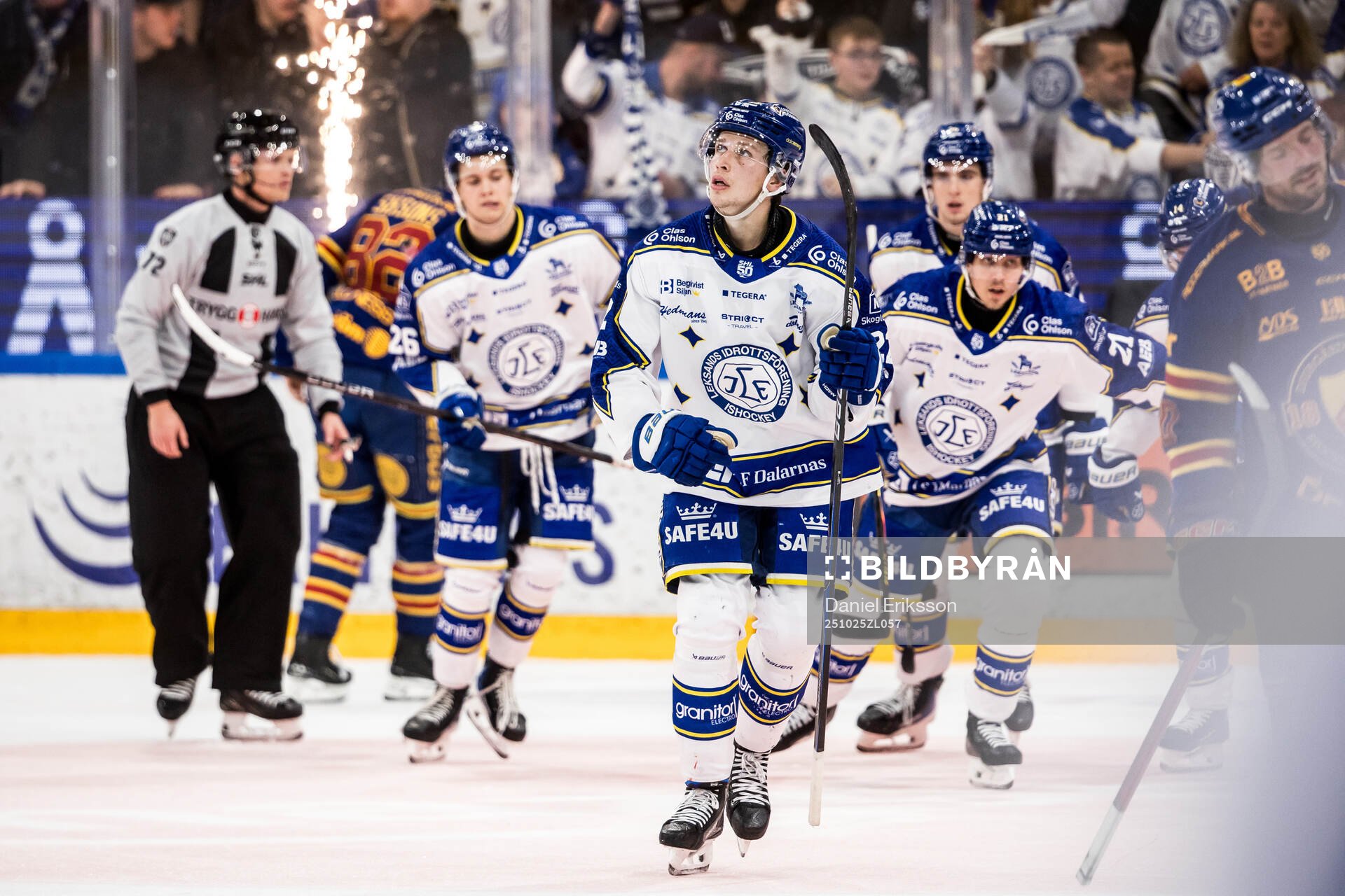 Leksands Lukas Vejdemo jublar