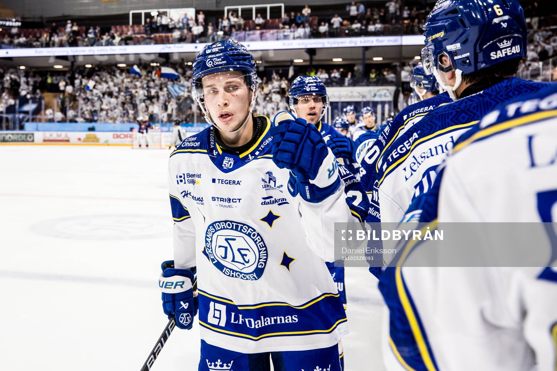 Leksands Lukas Vejdemo jublar