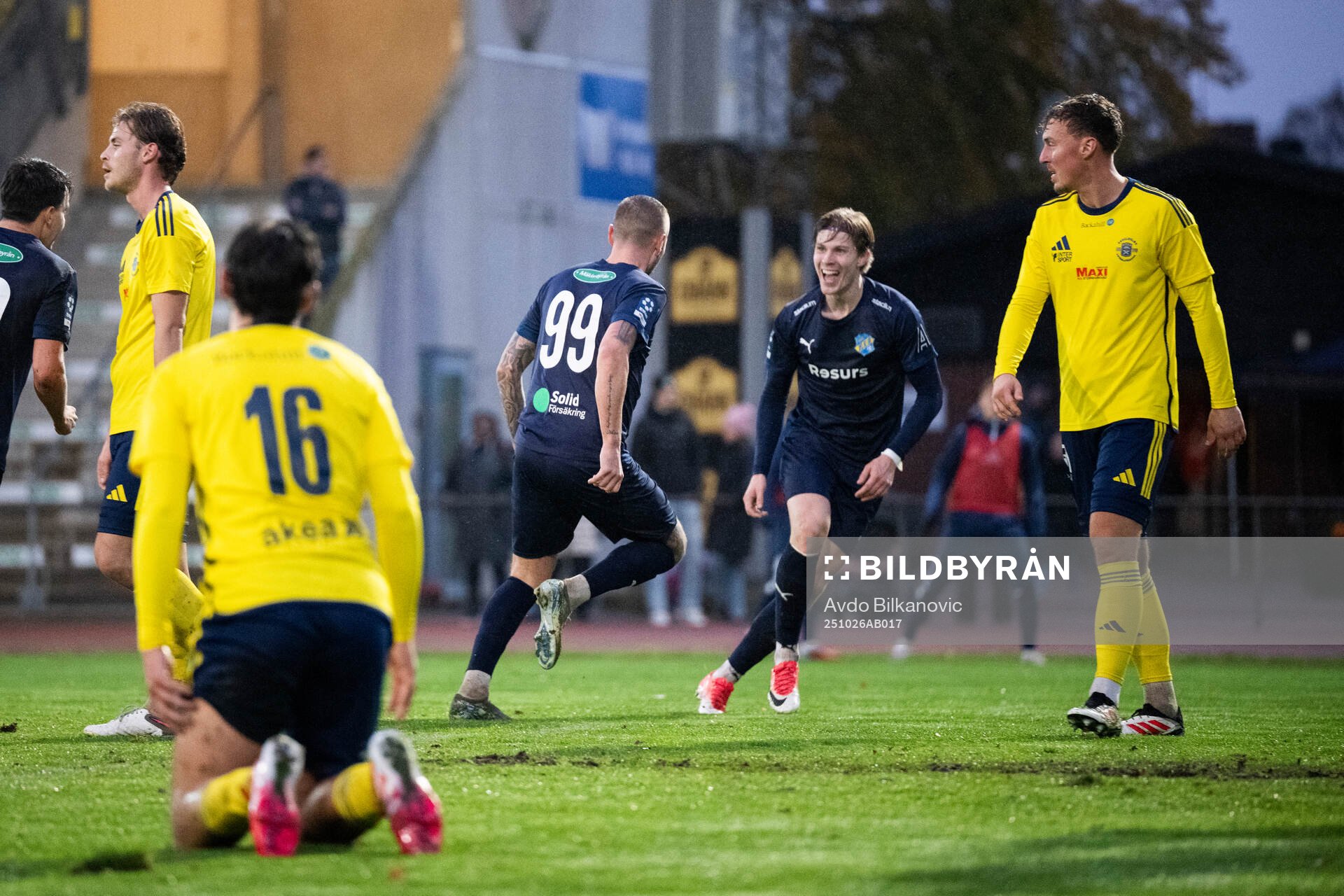 Eskilsminnes Casper Seger jublar