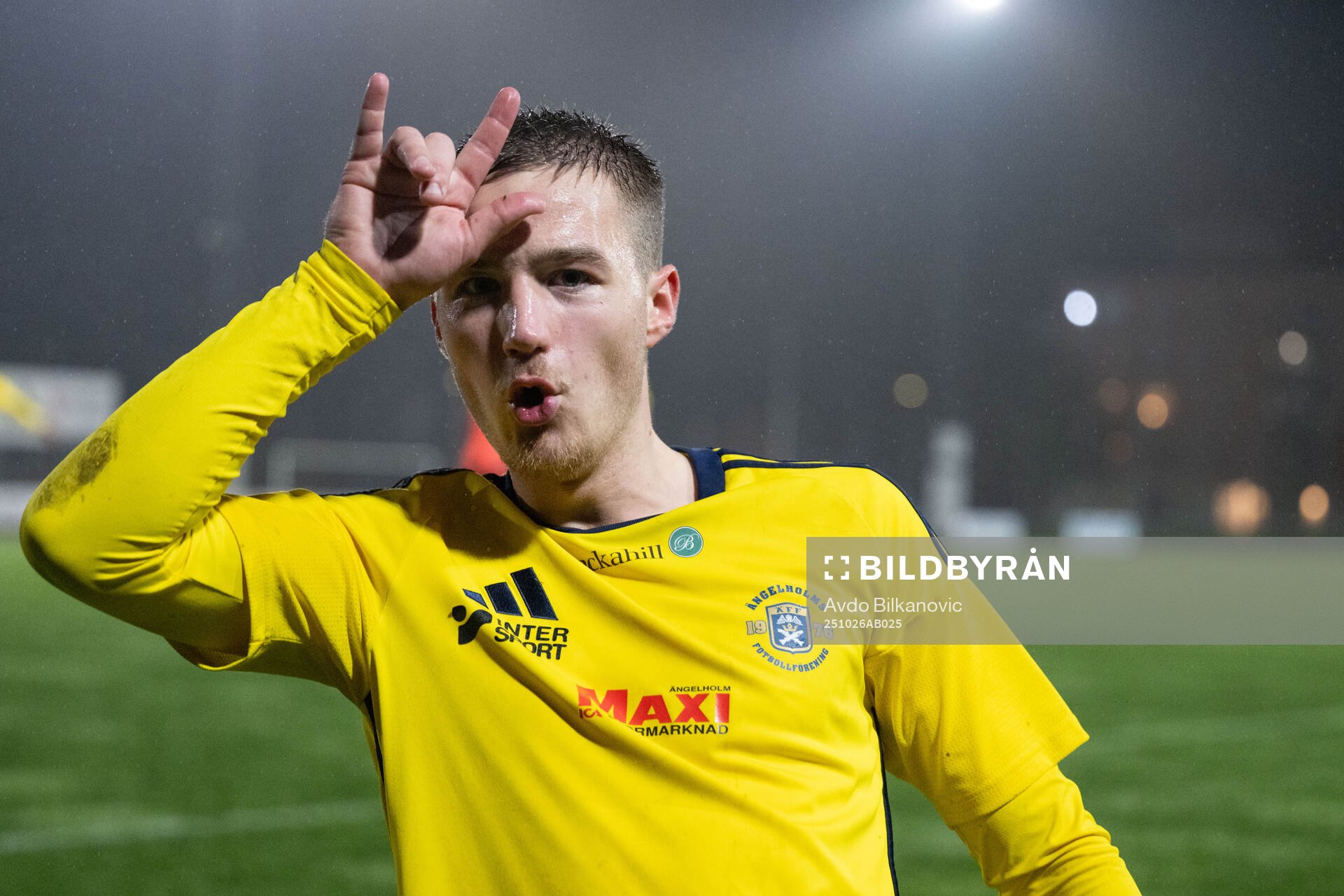 Ängelholms André Gustafson jublar