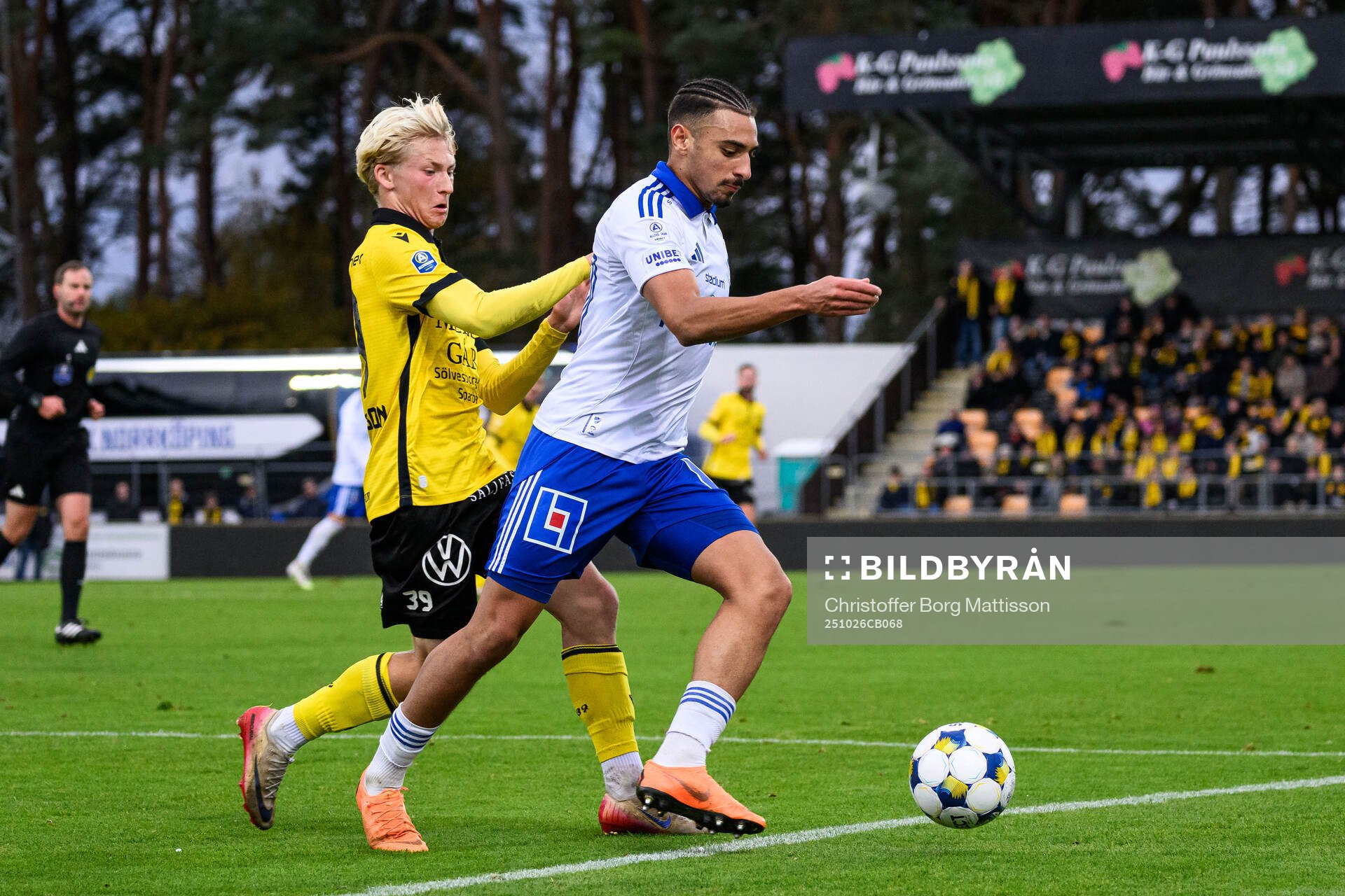 Mjällbys Romeo Leandersson och IFK Norrköpings Moutaz