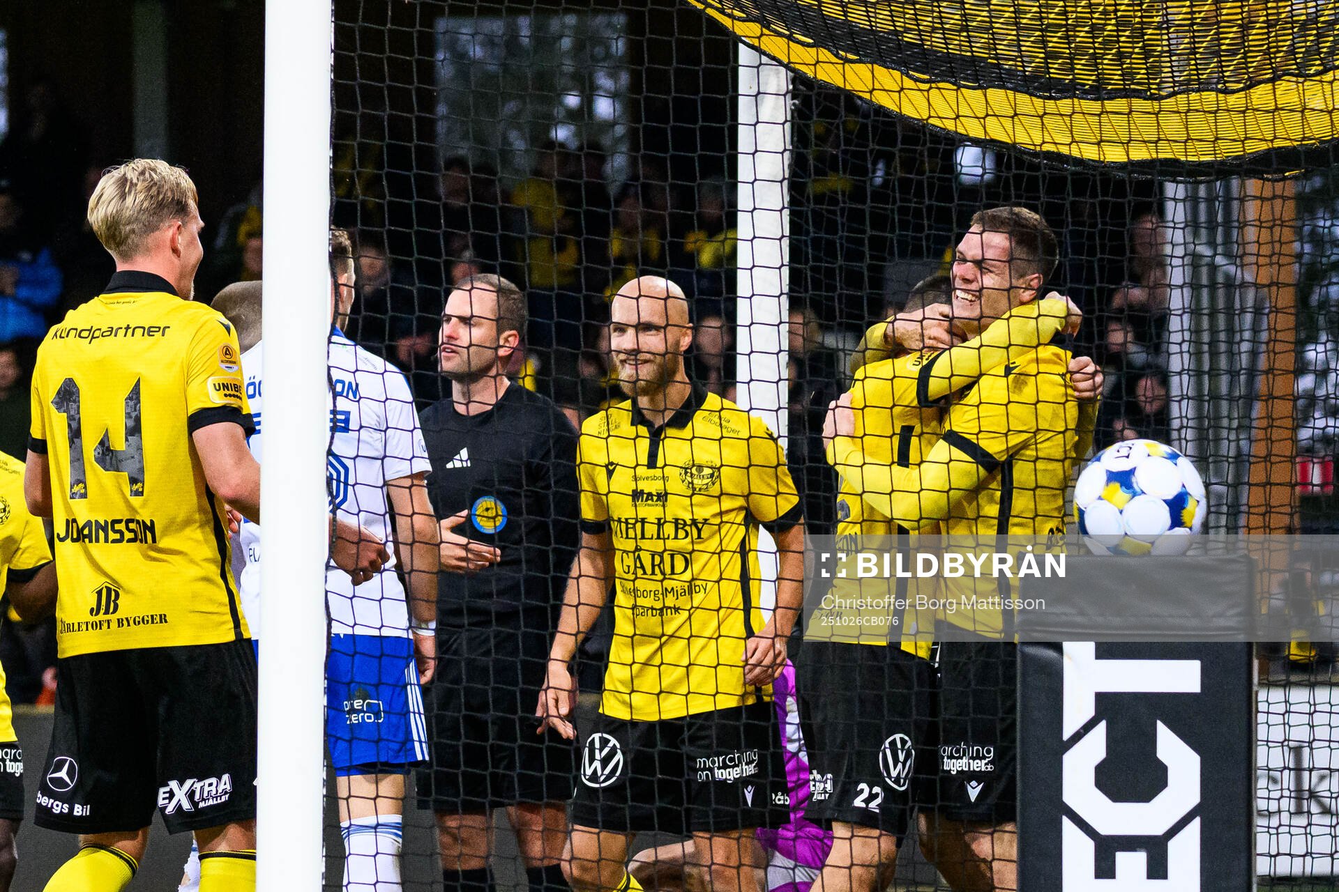 Mjällbys Jacob Bergström jublar