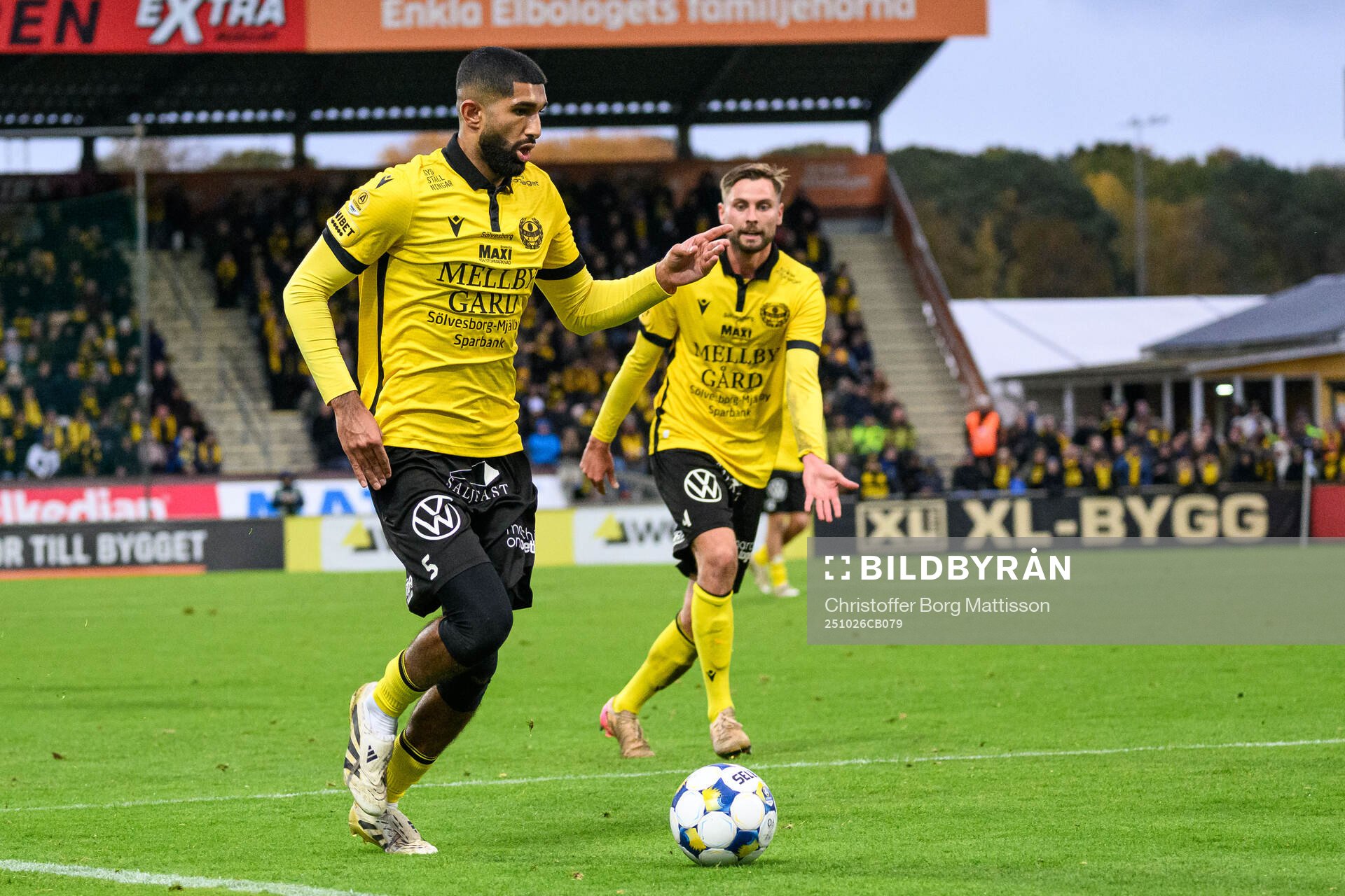 Mjällbys Abdullah Iqbal och Axel Norén