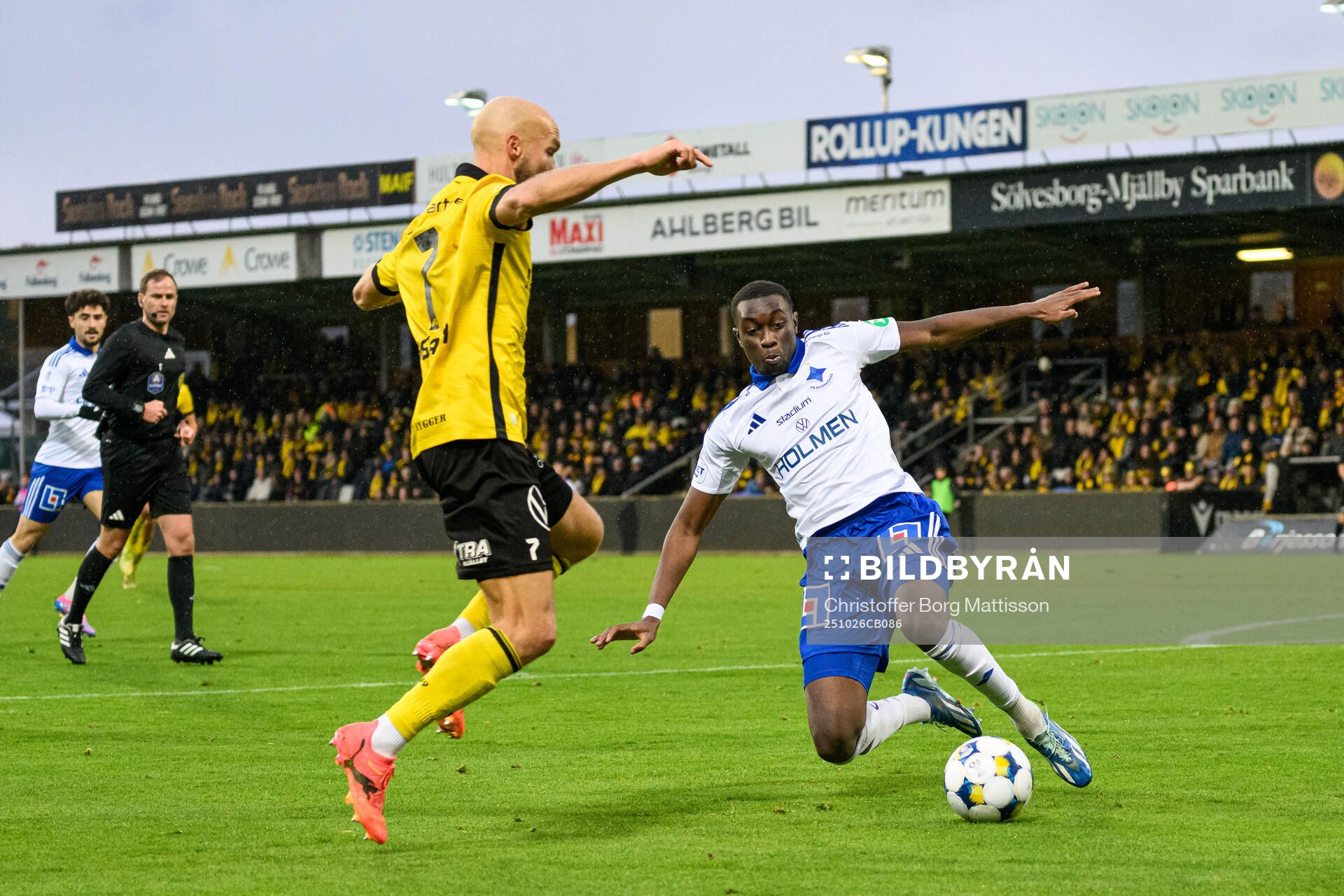 Mjällbys Viktor Gustafson och IFK Norrköpings Yahya Kalley
