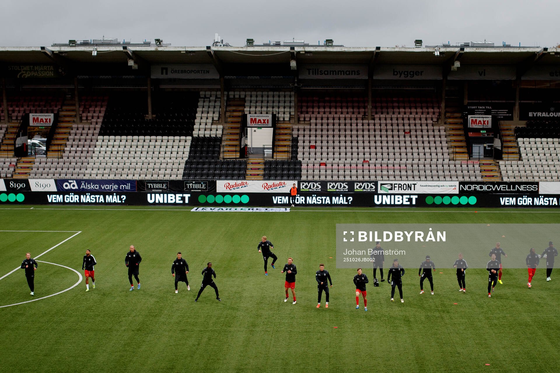Landskronas spelare värmer upp