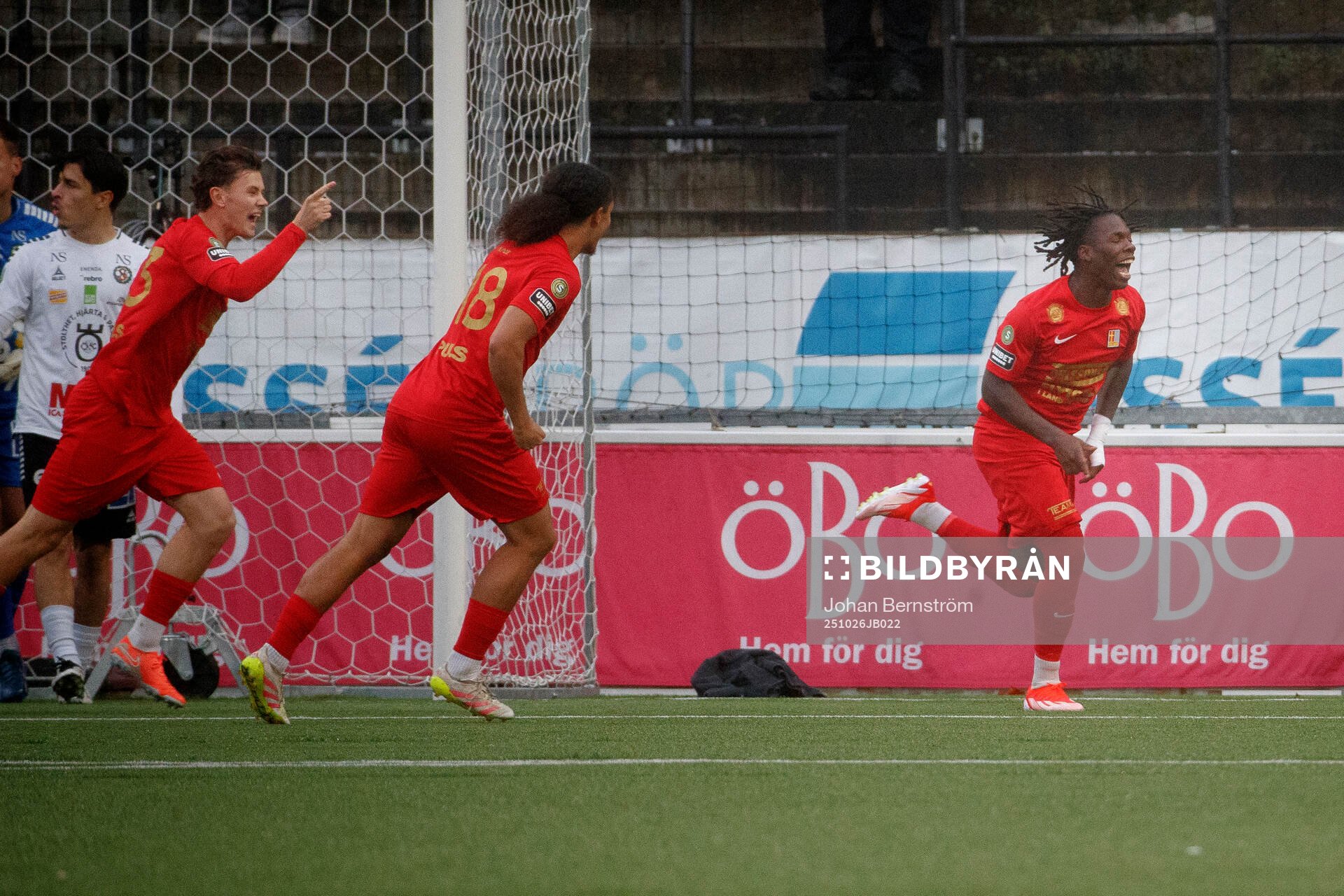 Landskronas Xavier Odhiambo jublar vid 0-1