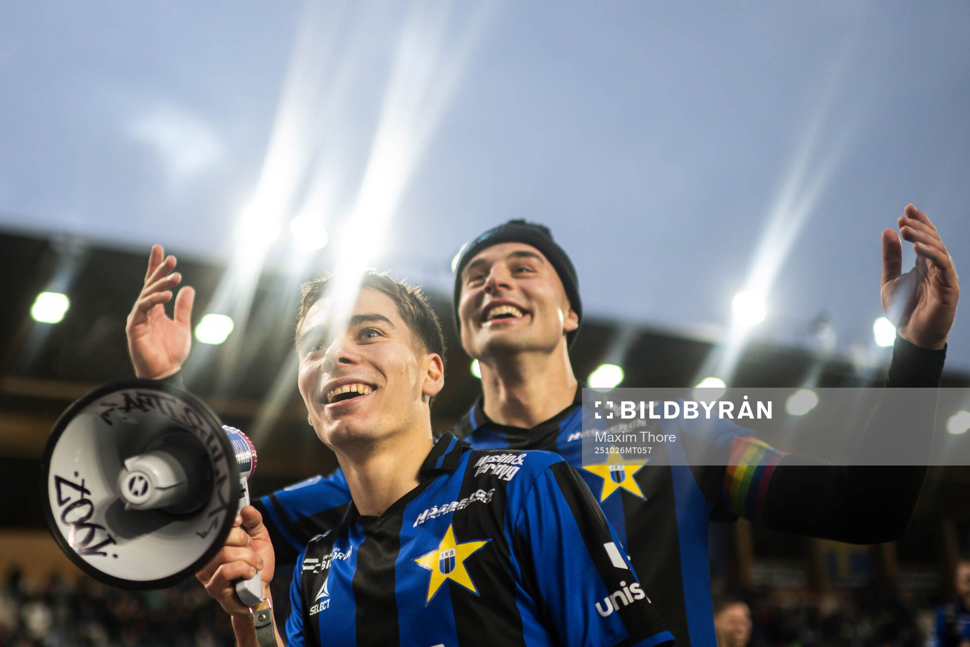 Sirius Leo Walta och Henrik Rönnlöf Castegren jublar