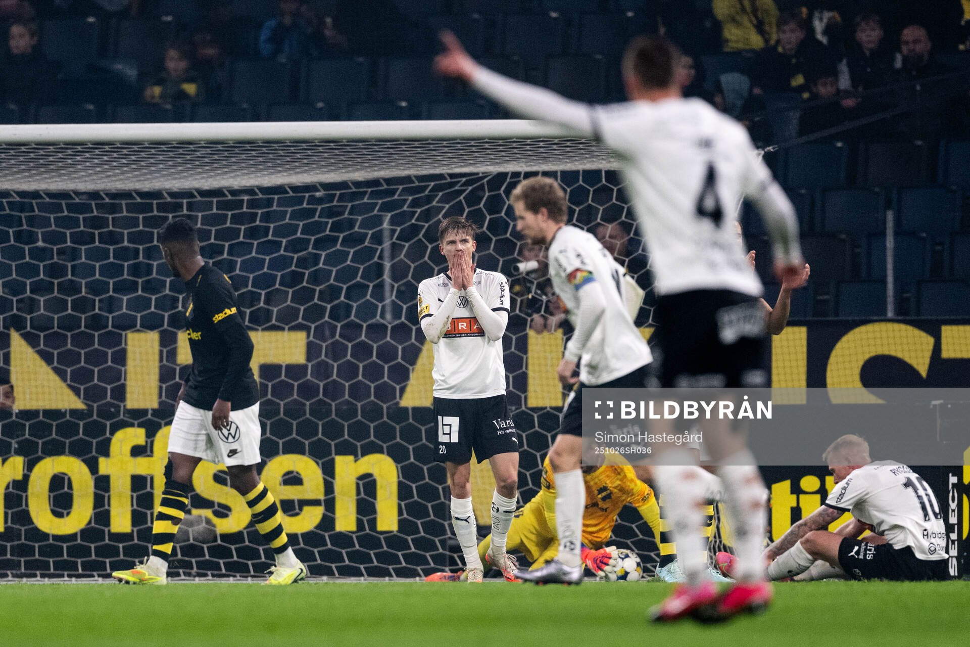 Häckens Adrian Svanbäck deppar