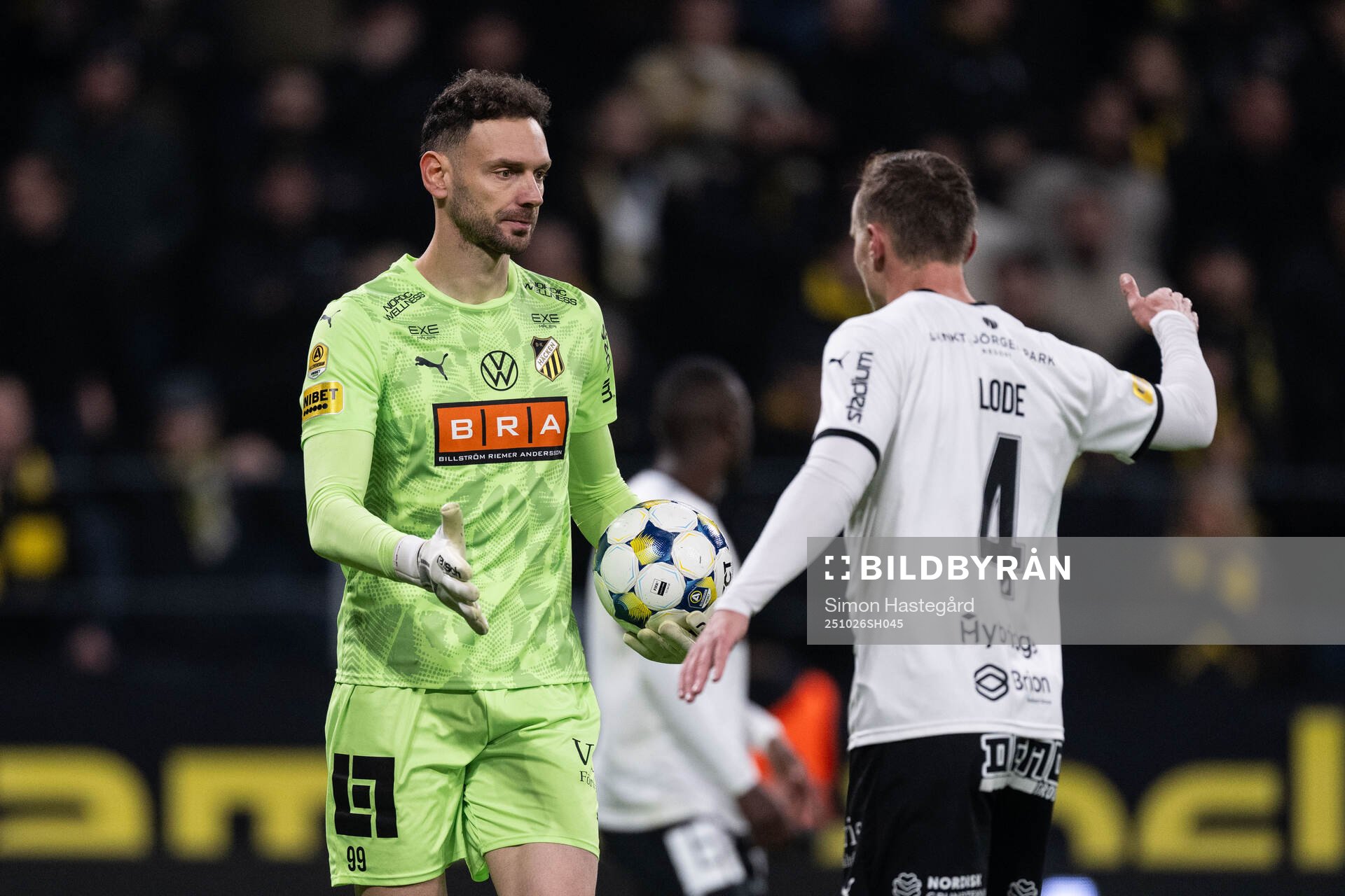Häckens målvakt Etrit Berisha och Marius Lode
