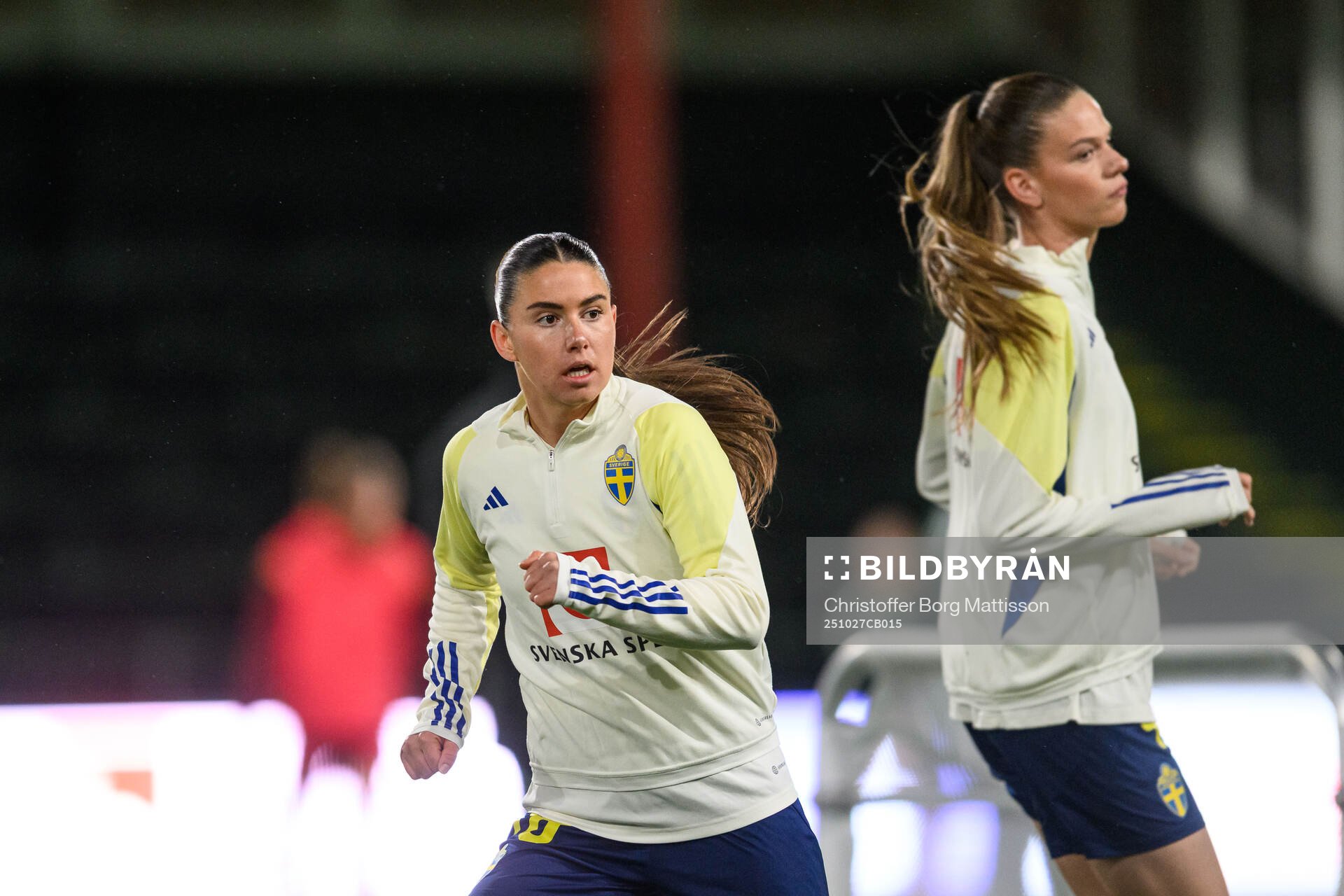 Emilia Pelgander and Bella Andersson of Sweden