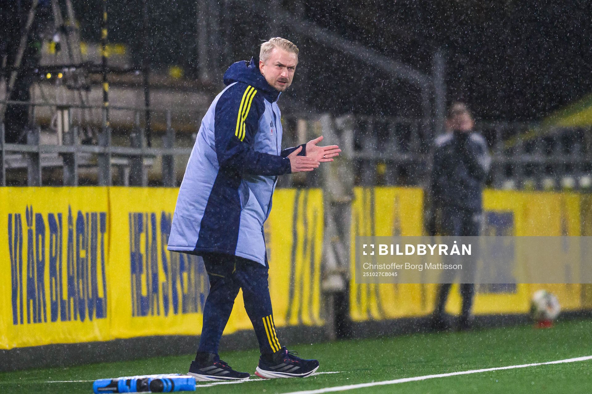 Head coach Pierre Fondin of Sweden