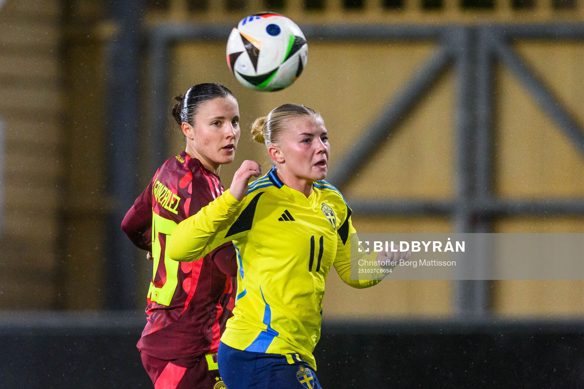 Estrella Merino Gonzalez of Germany och Matilda Nildén of