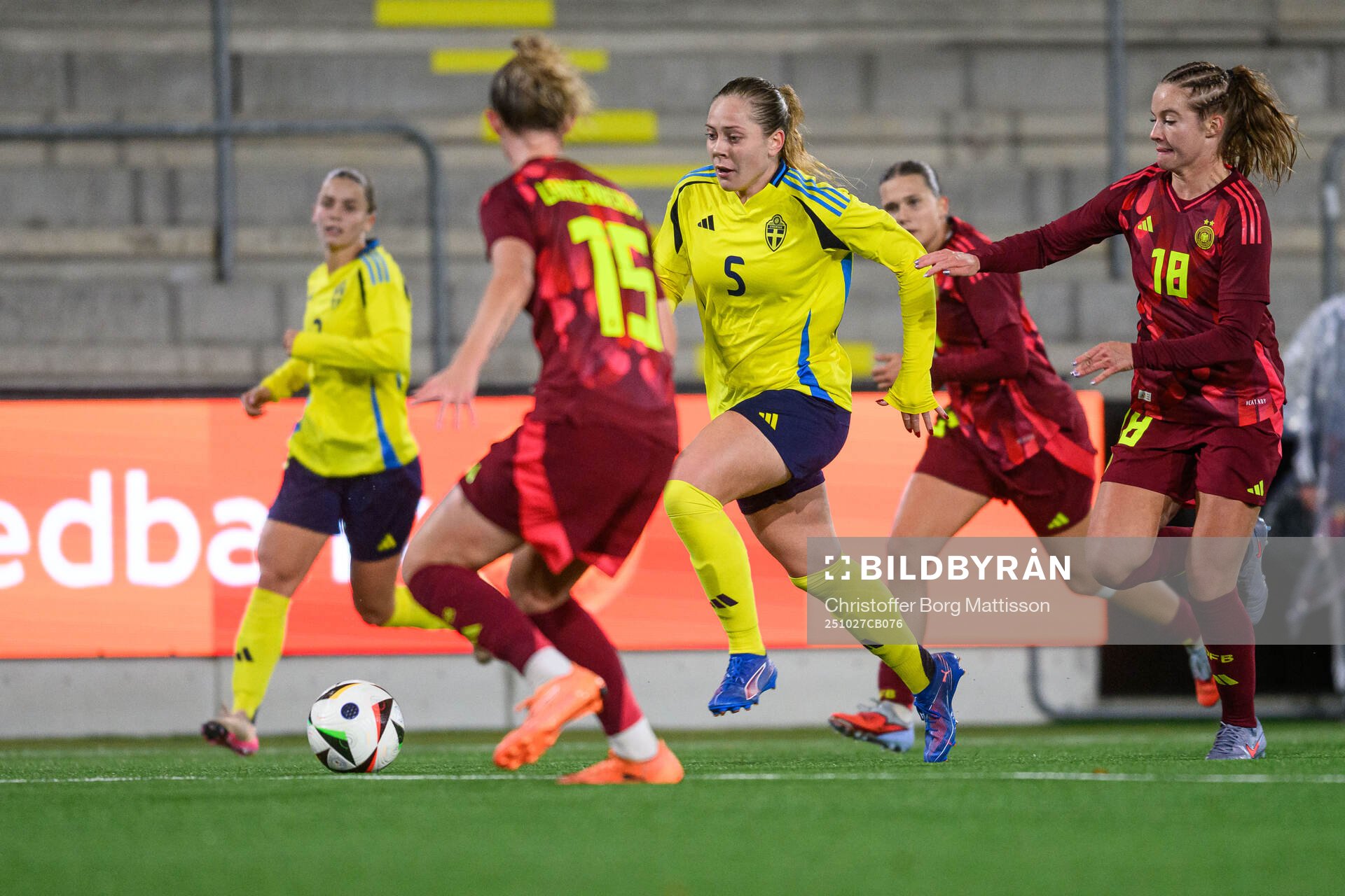 Alice Bergström of Sweden and Mathilde Janzen of Germany