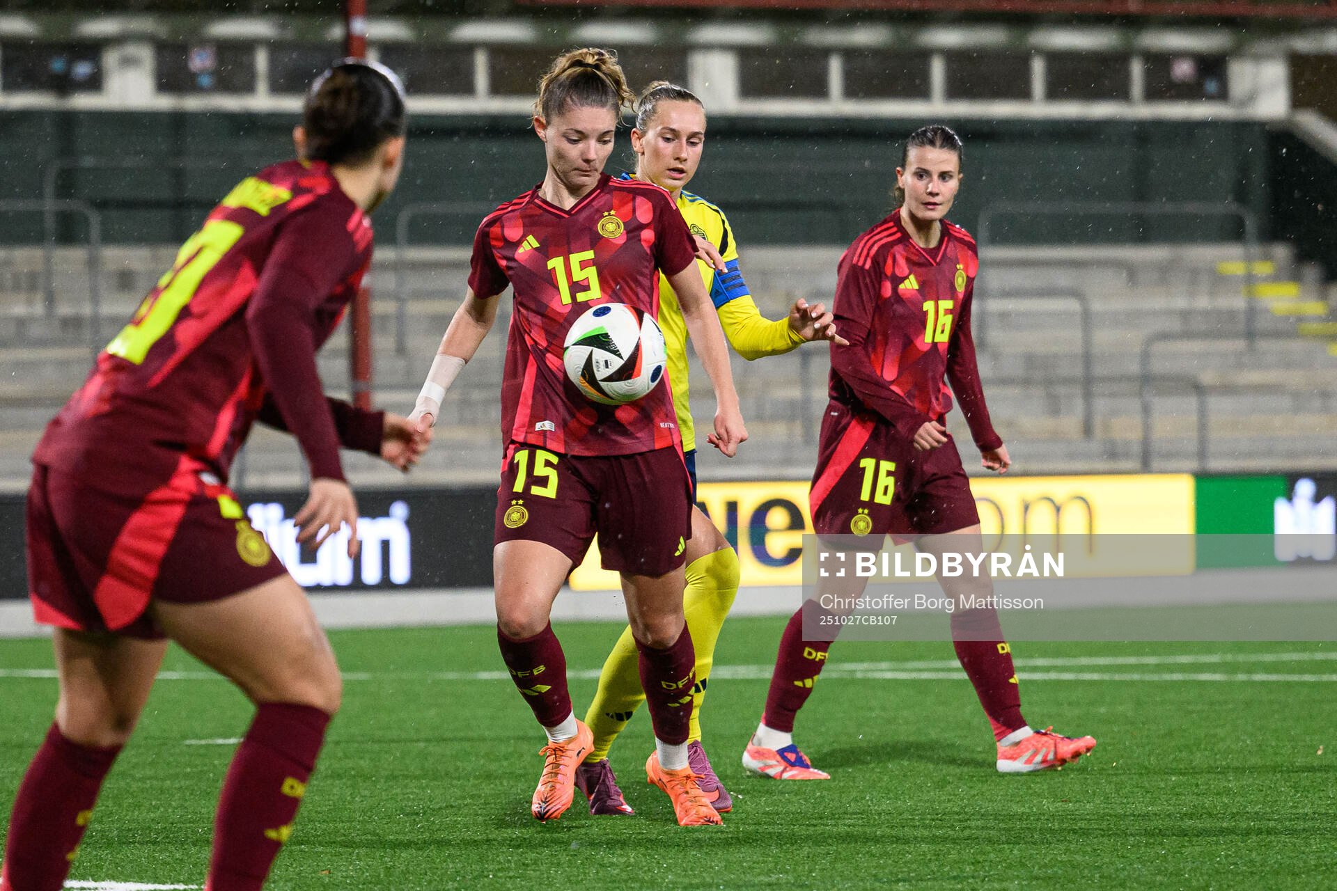 Julia Landenberger of Germany and Ellen Wangerheim of Sweden